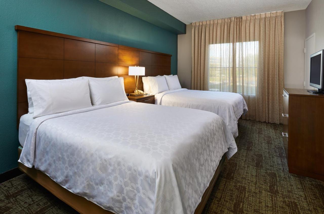 One-Bedroom Suite Two Queen Beds