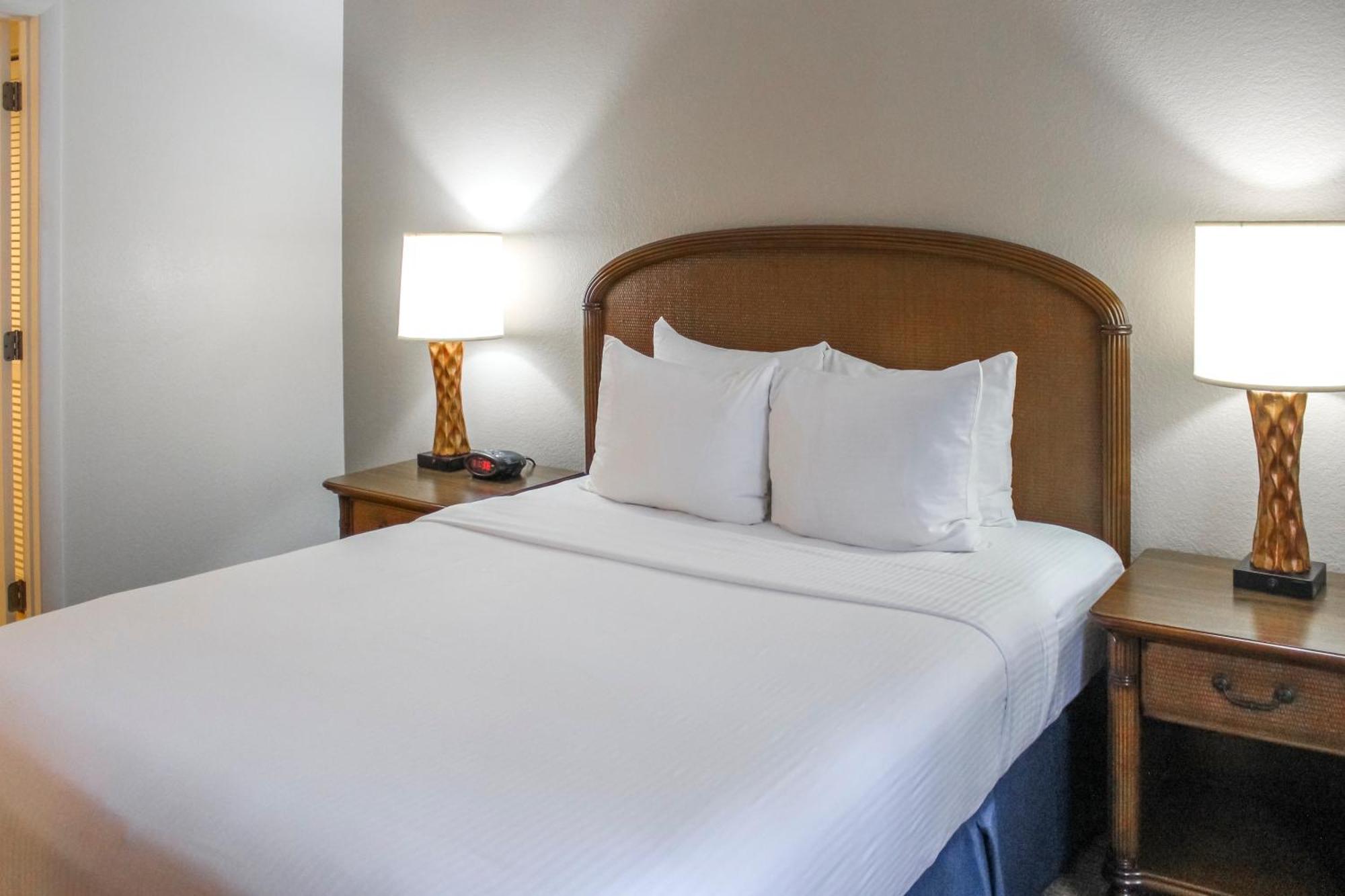 One-Bedroom King Suite