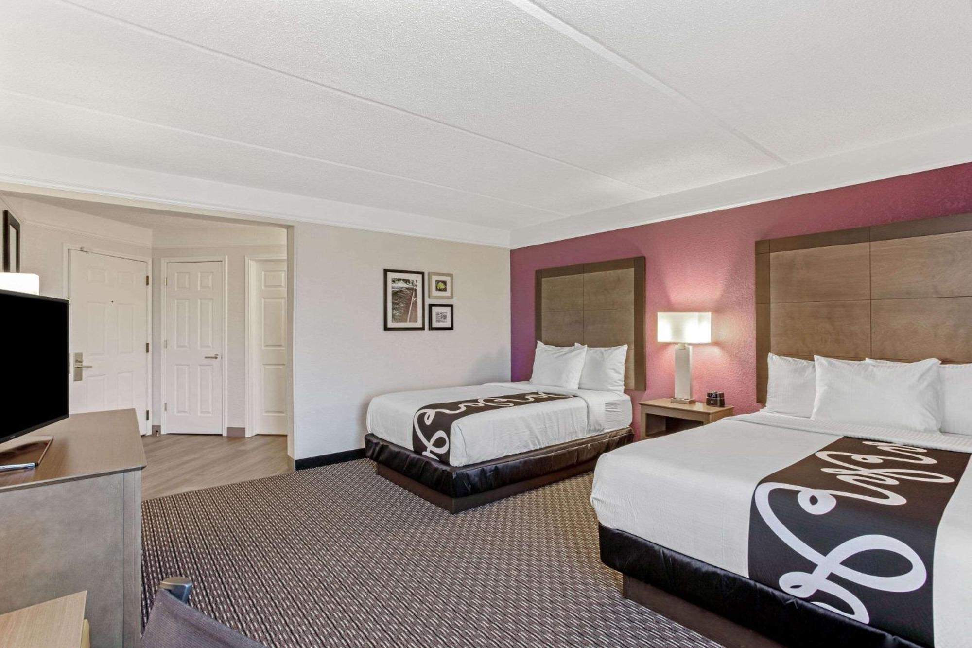 Double Room with Two Double Beds - Hearing Accessible/Non-Smoking