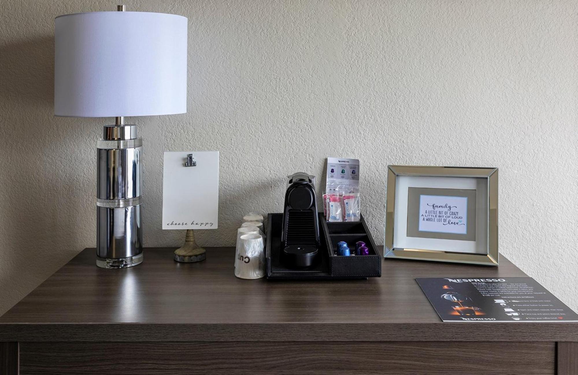 Superior Kamer met een Kingsize Bed en een Slaapbank FAMK