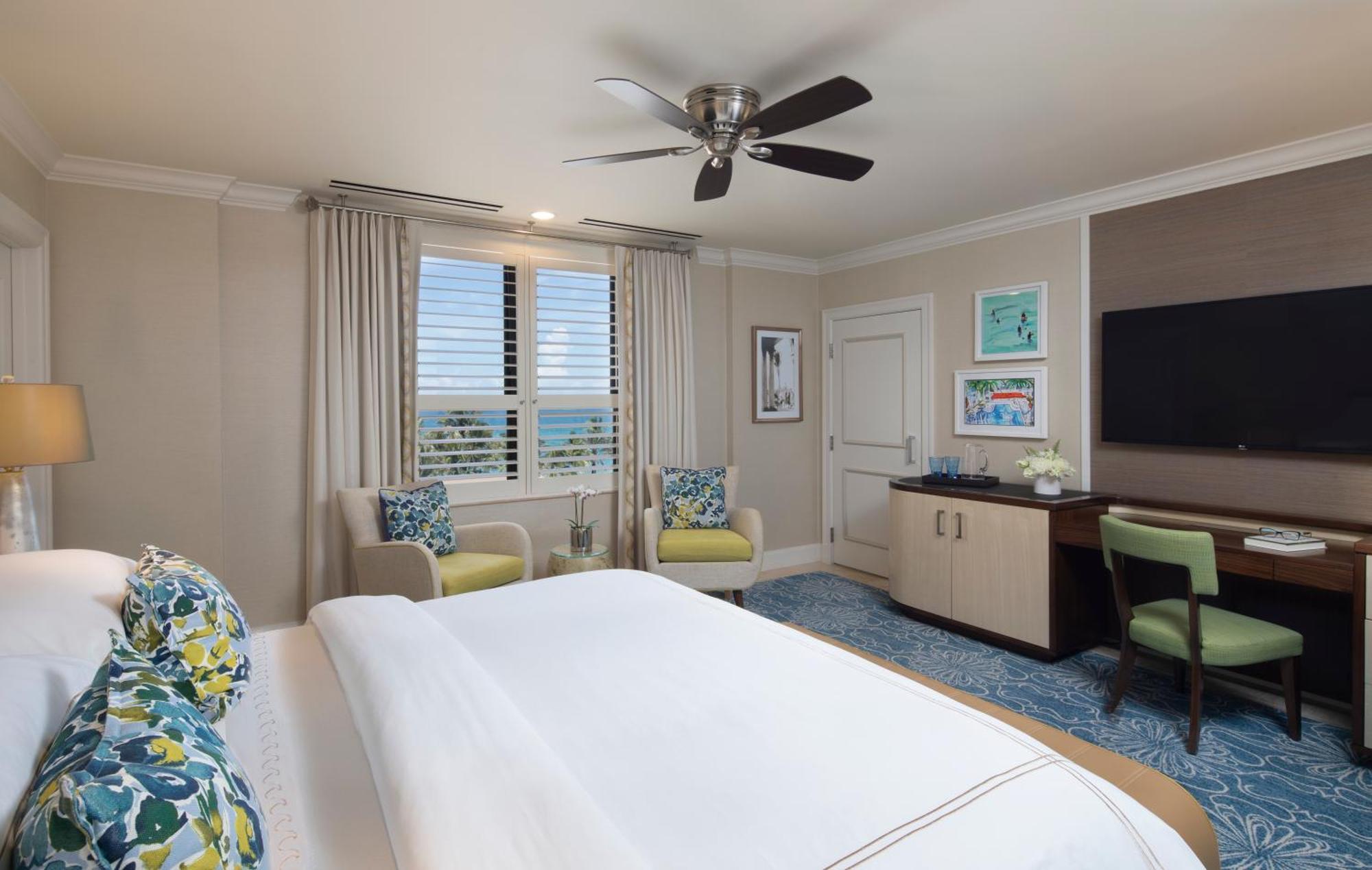 Deluxe Partial Ocean View Room with King Bed