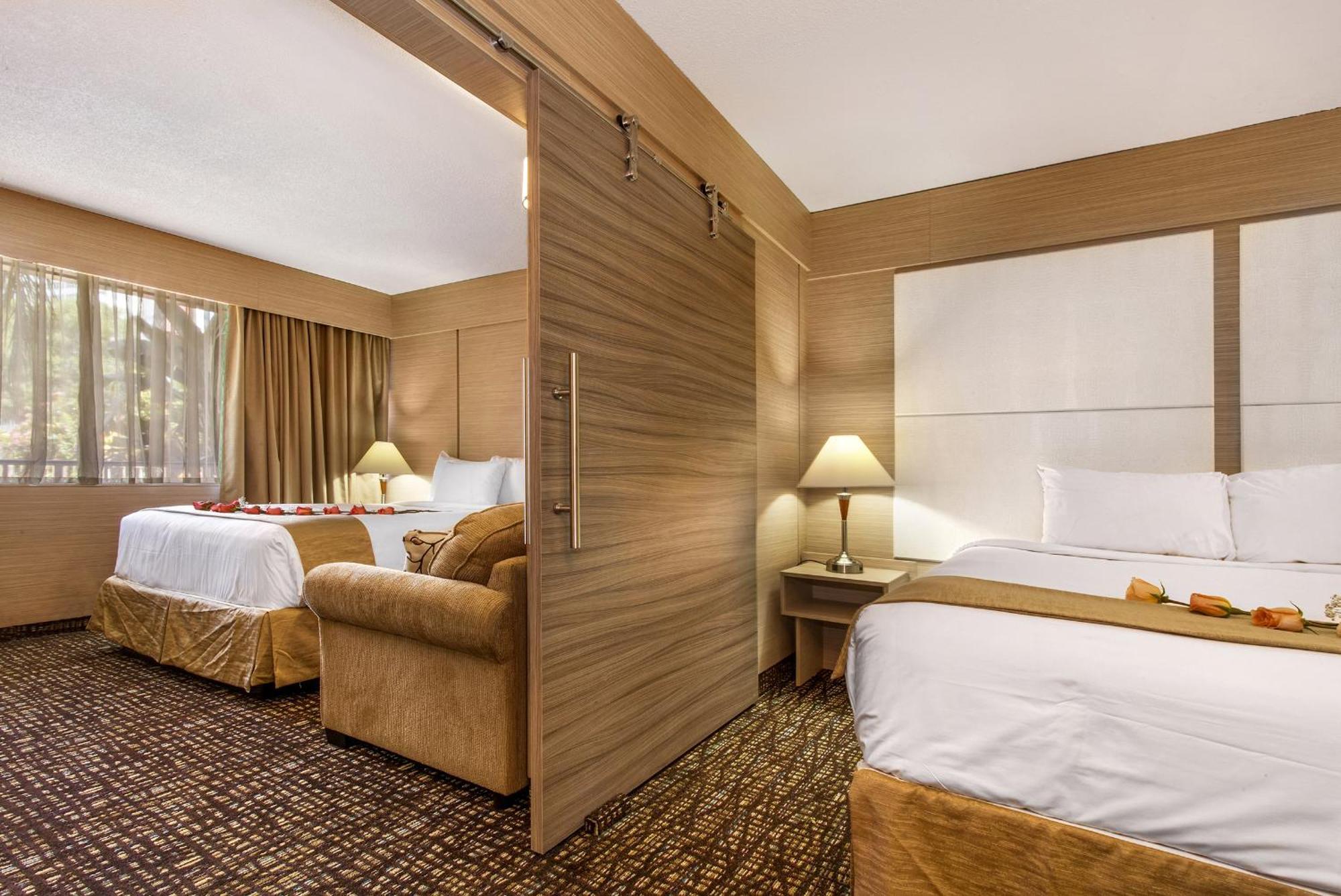 One-Bedroom Suite,1211443414:JPEG