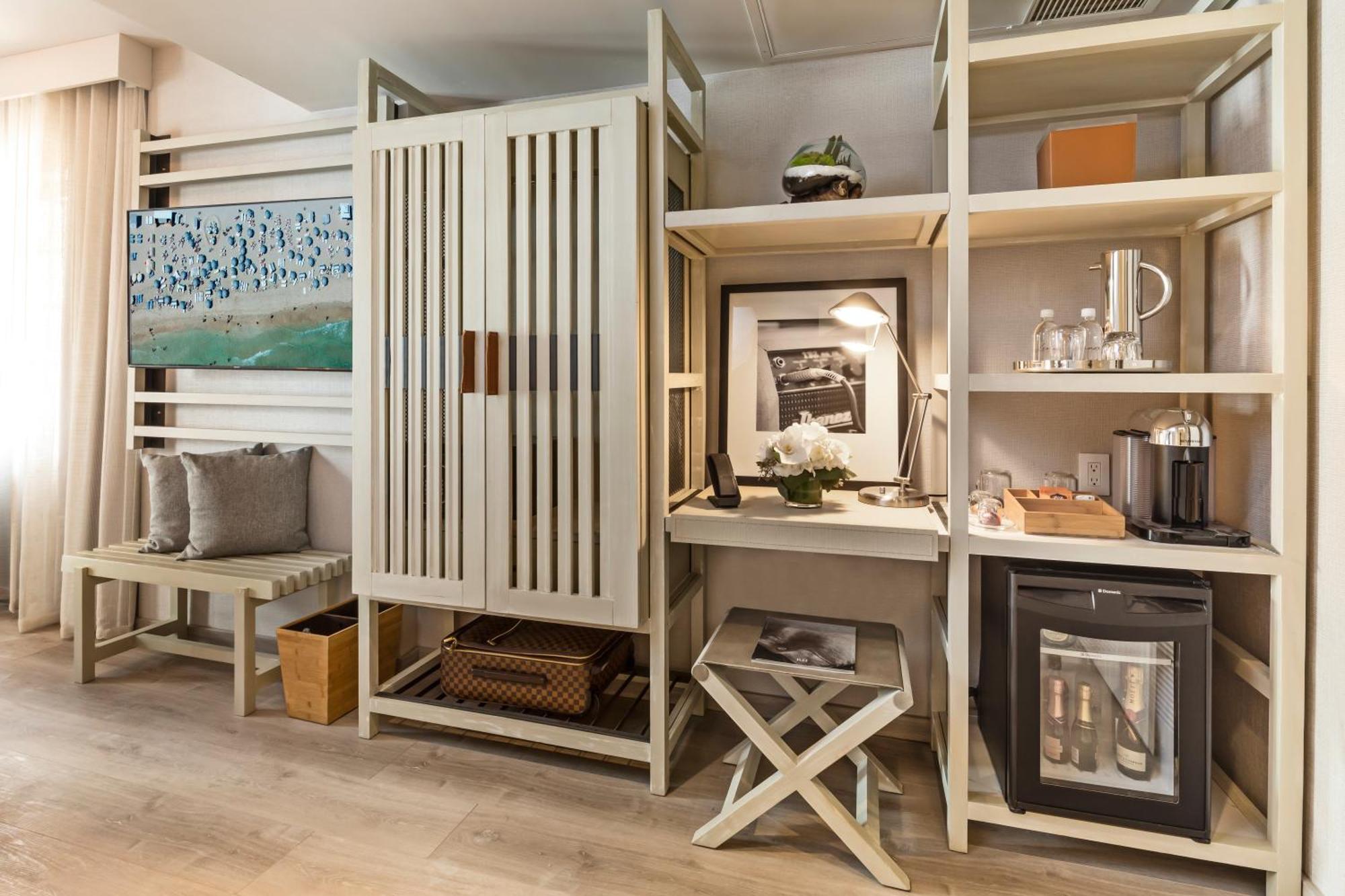 Deluxe King Room,1224016747:JPEG