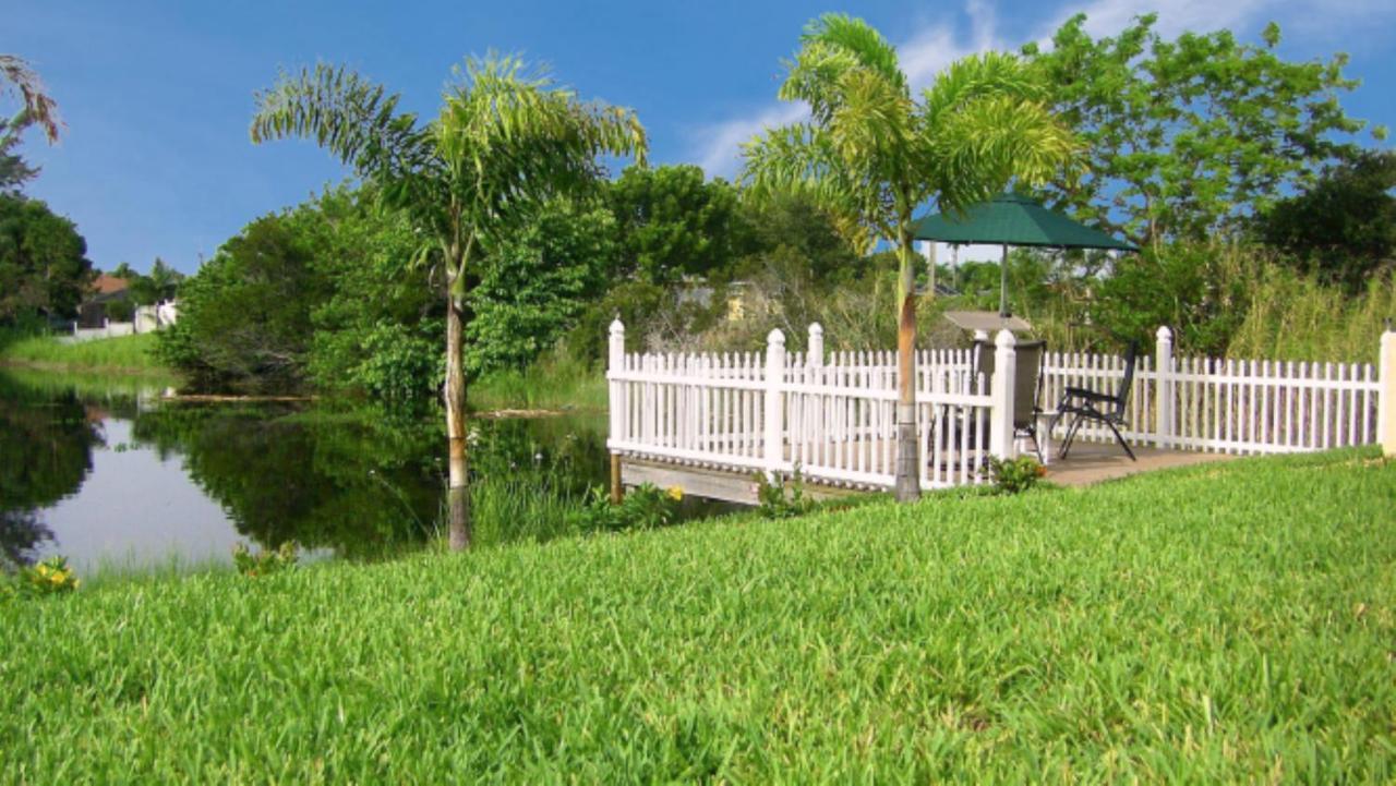 Villa Pool
