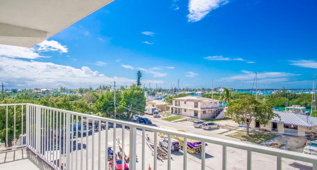 Bay View One Bedroom King Suite Balcony