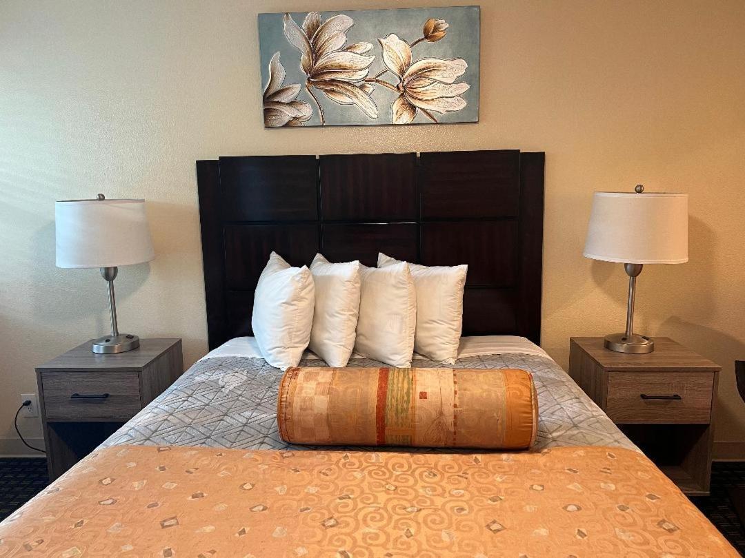 One-Bedroom Apartment,1532340739:JPEG