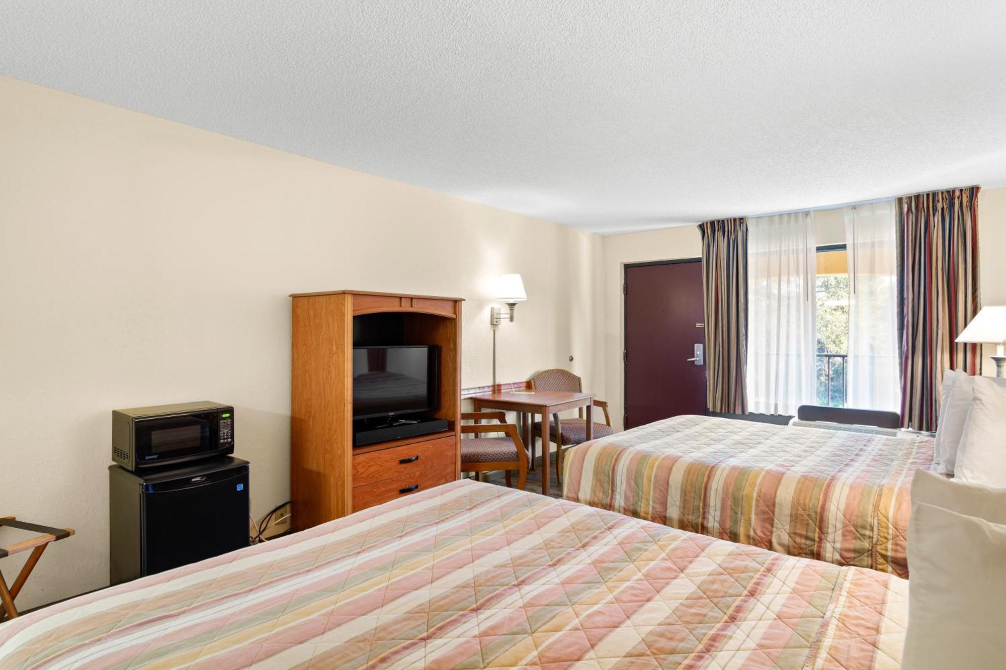 Queen Room Two Queen Beds