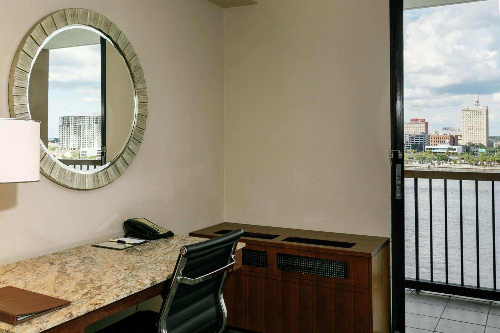 Kamer met Kingsize Bed - Uitzicht op de Rivier
