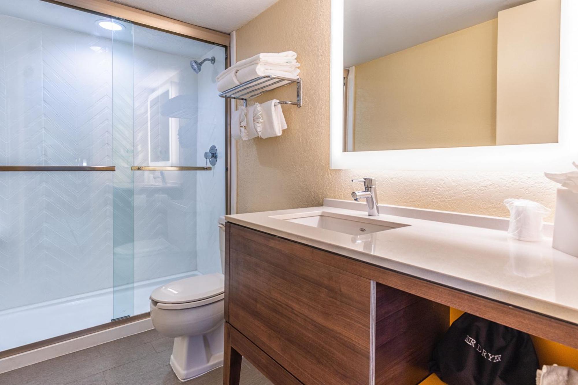 Standard Zimmer mit Kingsize-Bett