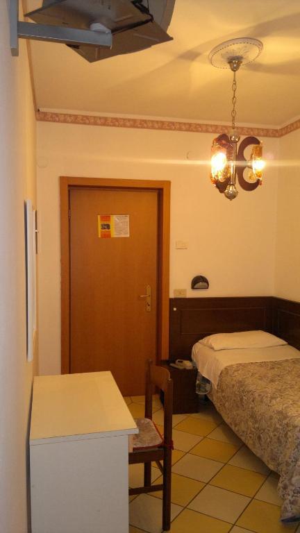 Studio Suite,54032830:JPEG