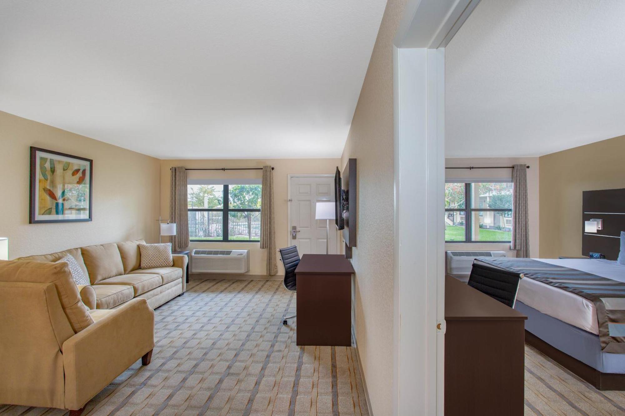 One-Bedroom King Suite Non-Smoking