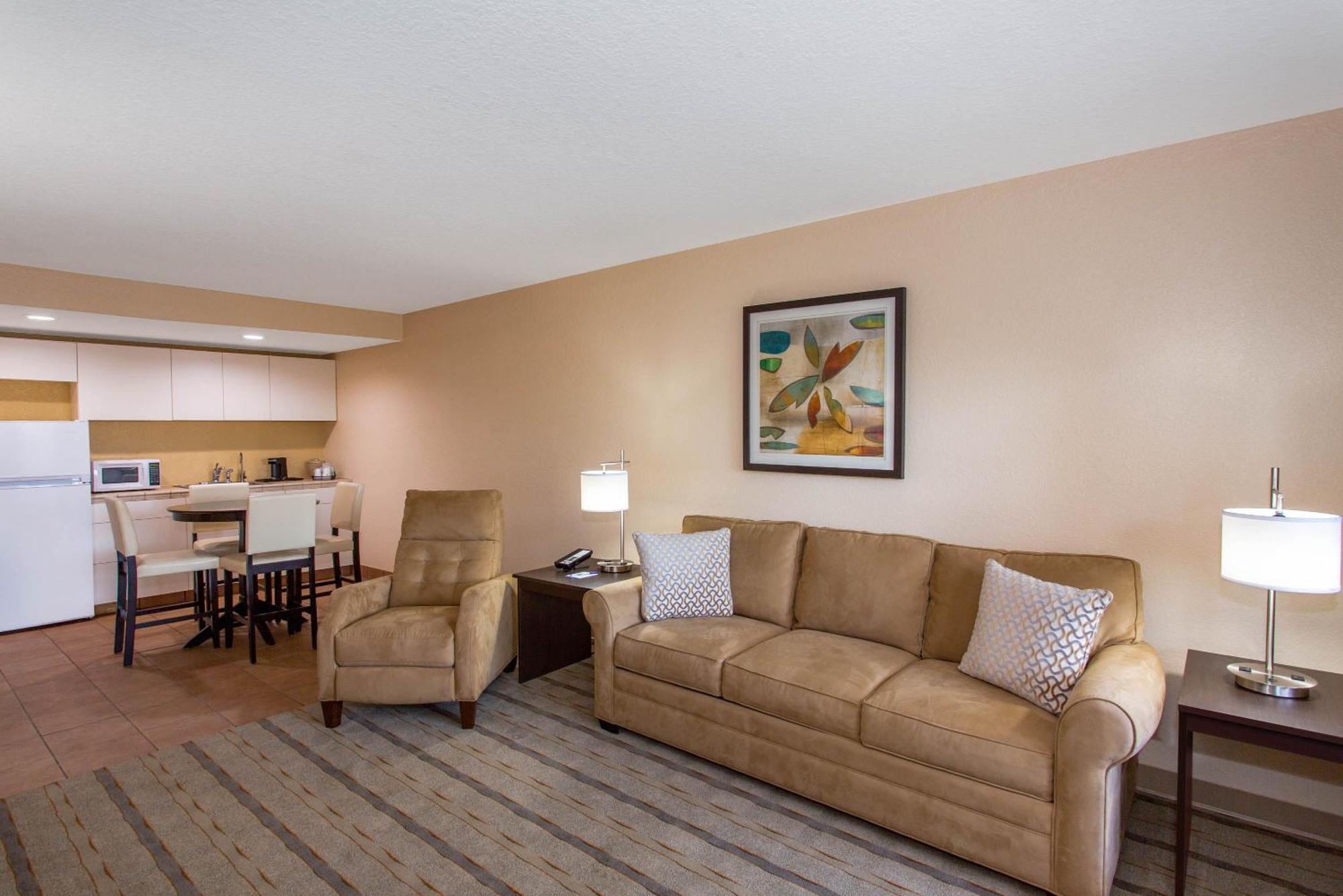 One-Bedroom King Suite Non-Smoking