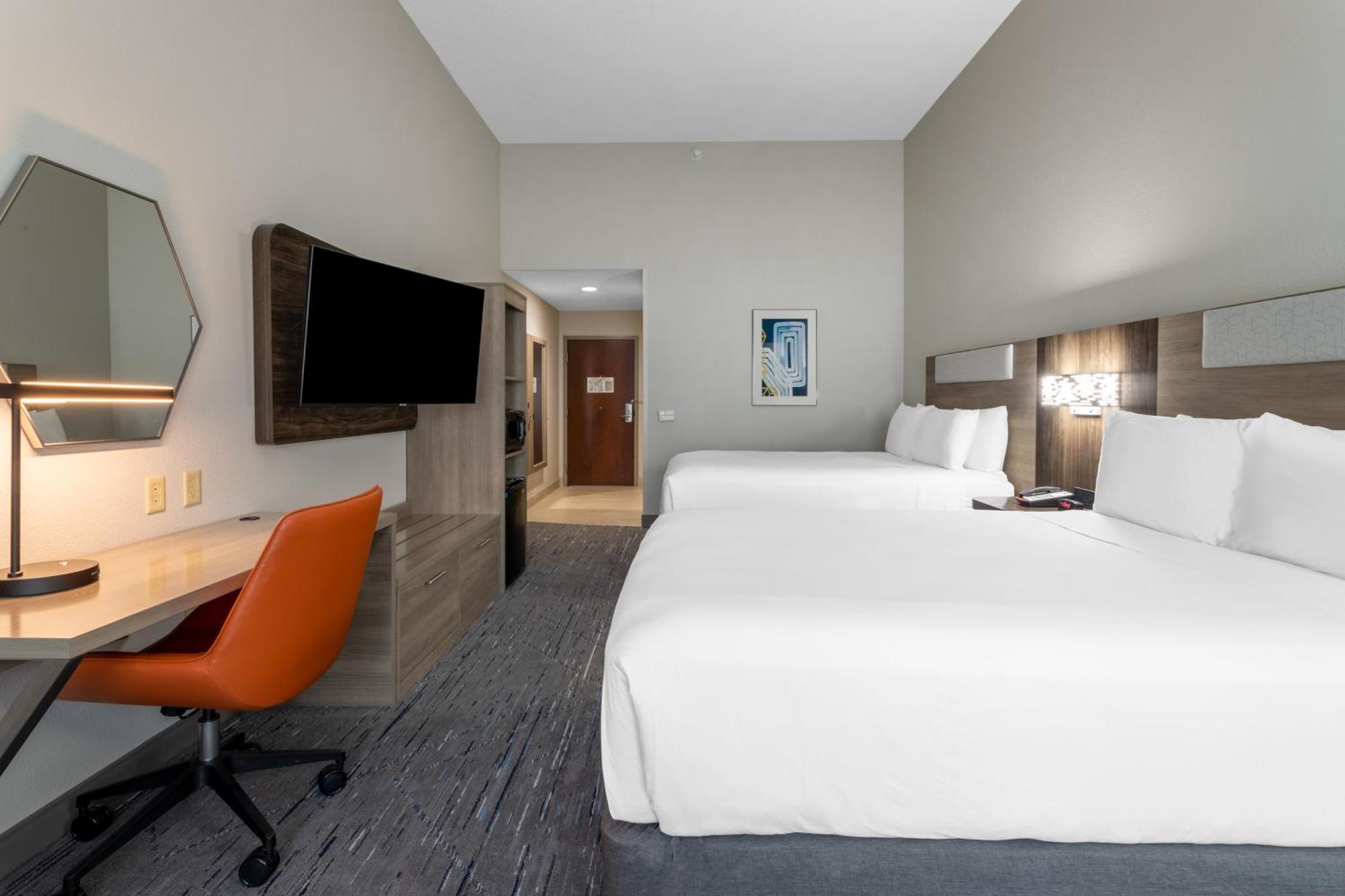 Queen Room Two Queen Beds Hearing Accessible