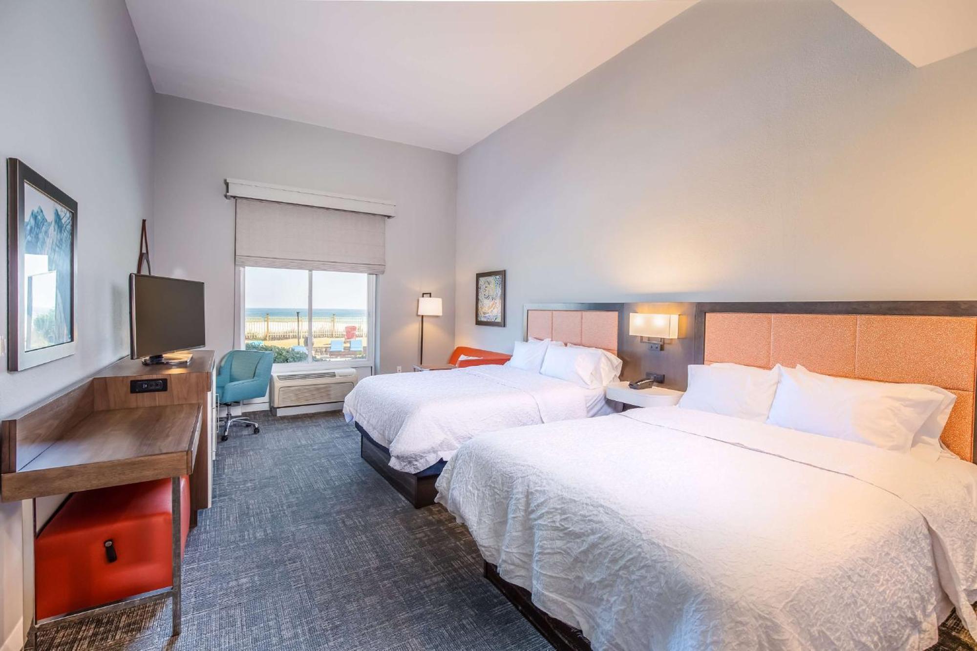 Queen Room Two Queen Beds Pool View Non-Smoking
