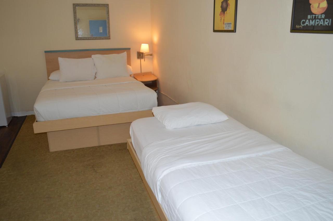 Family Room,1385967221:JPEG