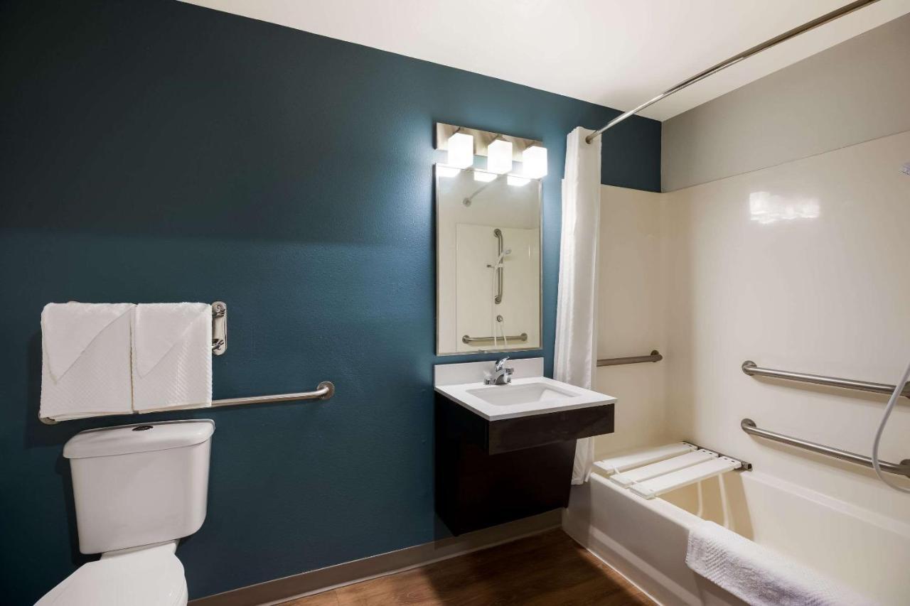 Standard Double Room Roll Shower Disability Access or Non-Smoking