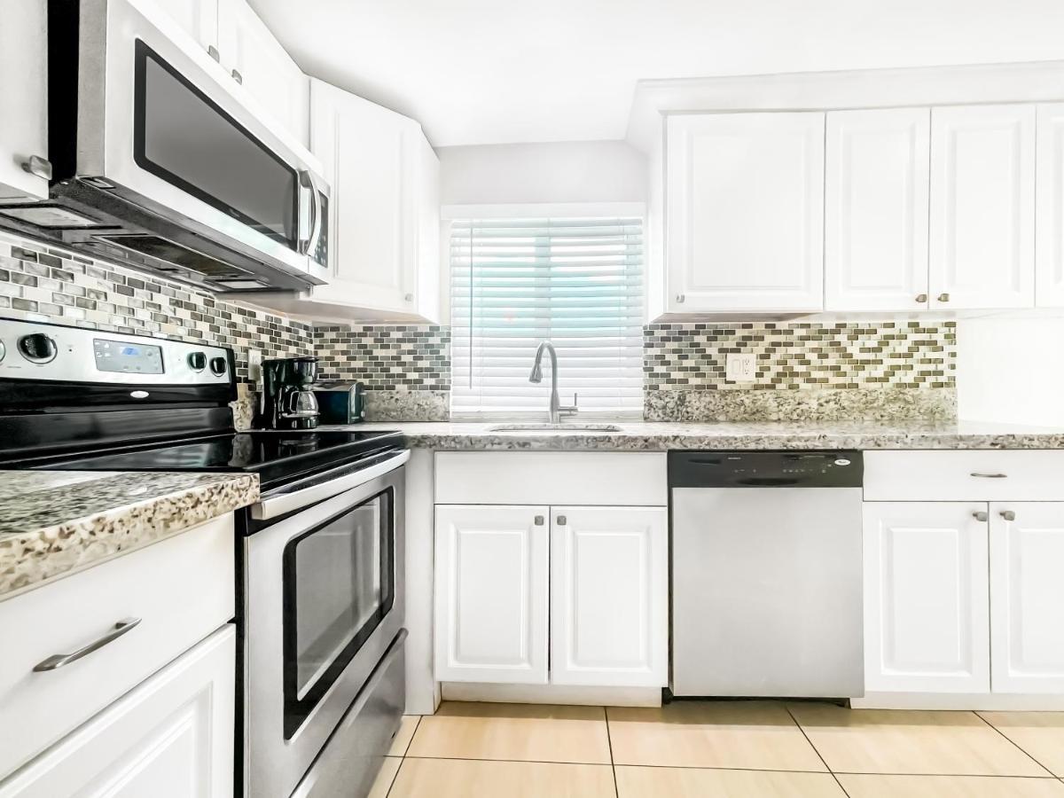 Two-Bedroom Apartment,1402338392:JPEG