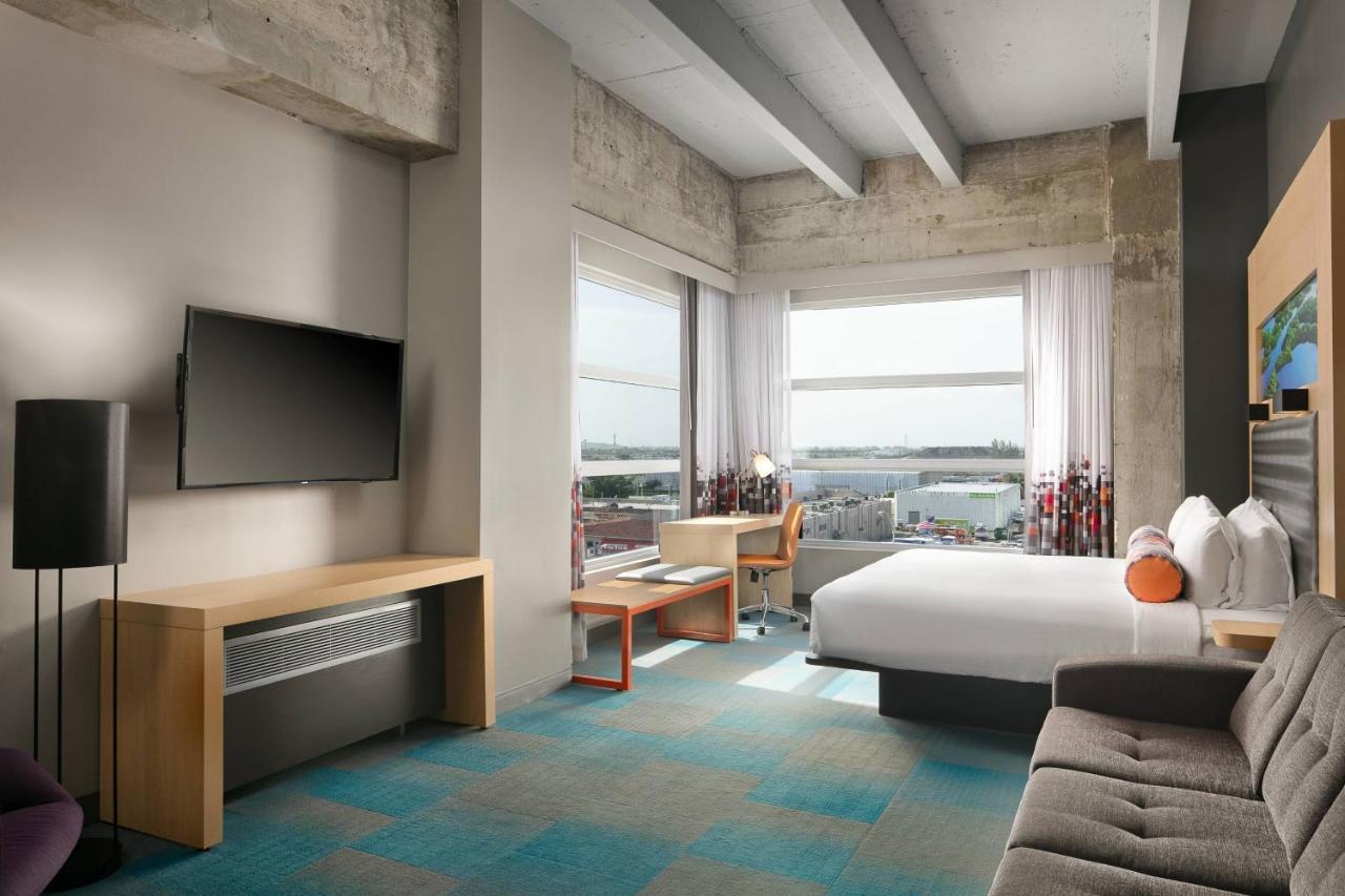 Breezy, Larger Guest room, 1 King, Corner room, High floor,1403046218:JPEG