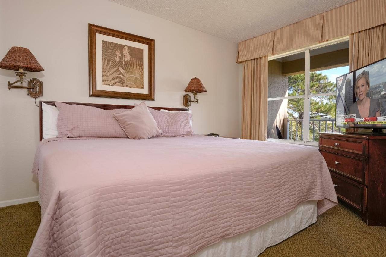 Deluxe One-Bedroom Suite with Balcony,1423415268:JPEG