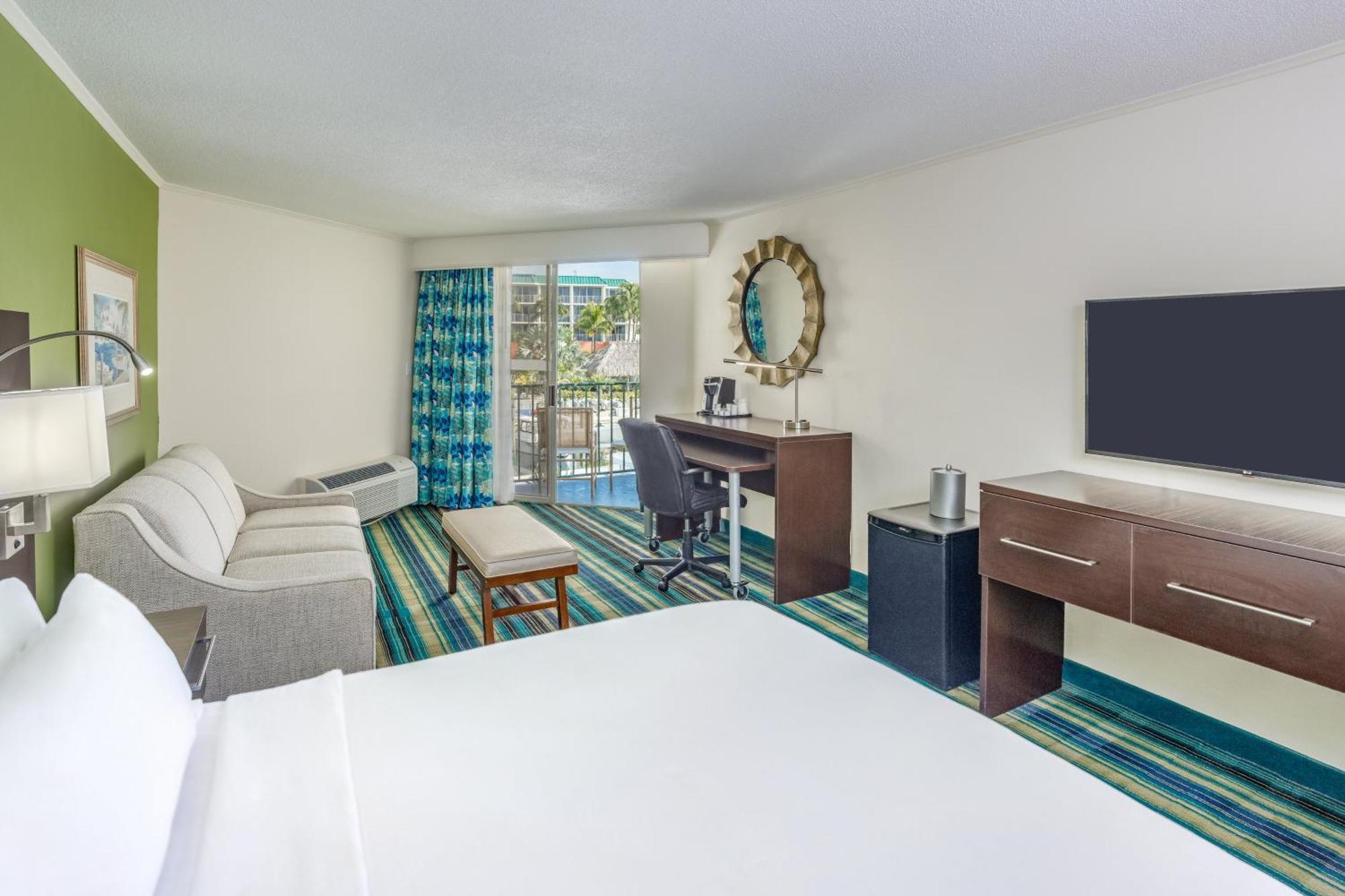 Premium King Room with Balcony and Marina View,1438787695:JPEG