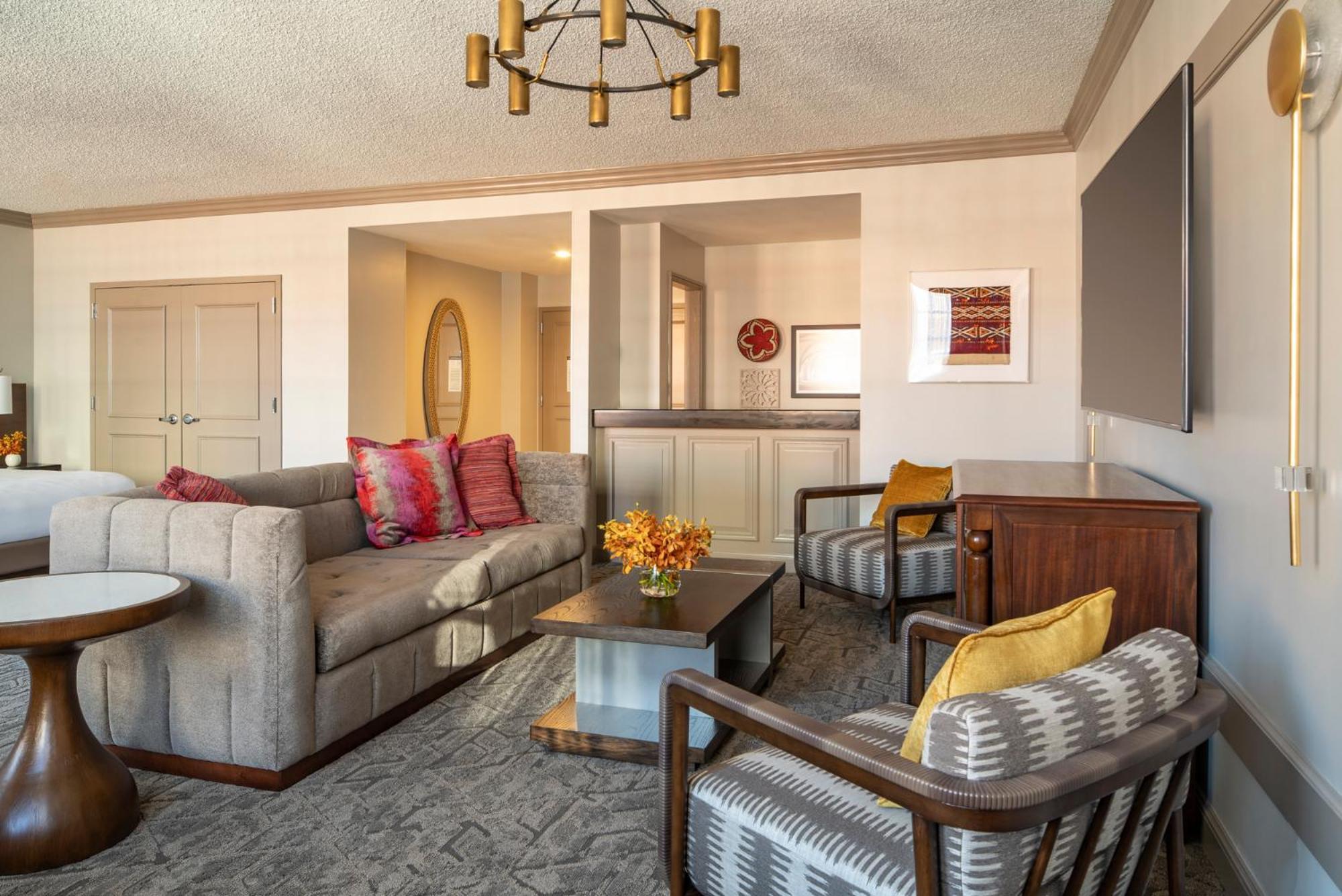 Luxury King Suite