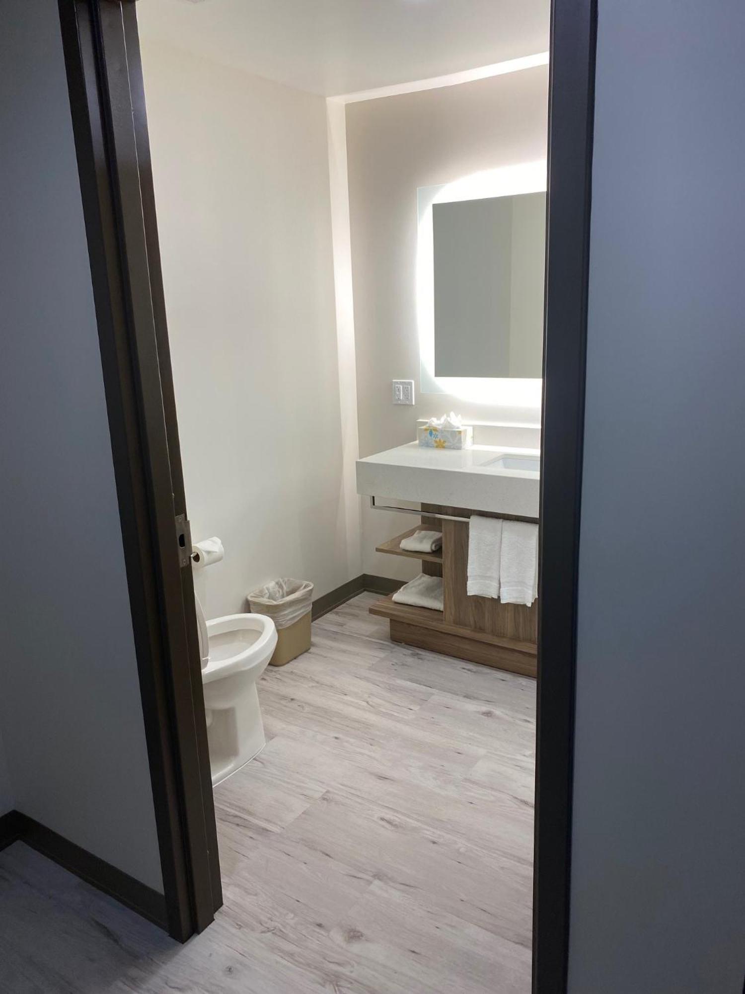 Double room 2 Queen Beds Deluxe Non-Smoking