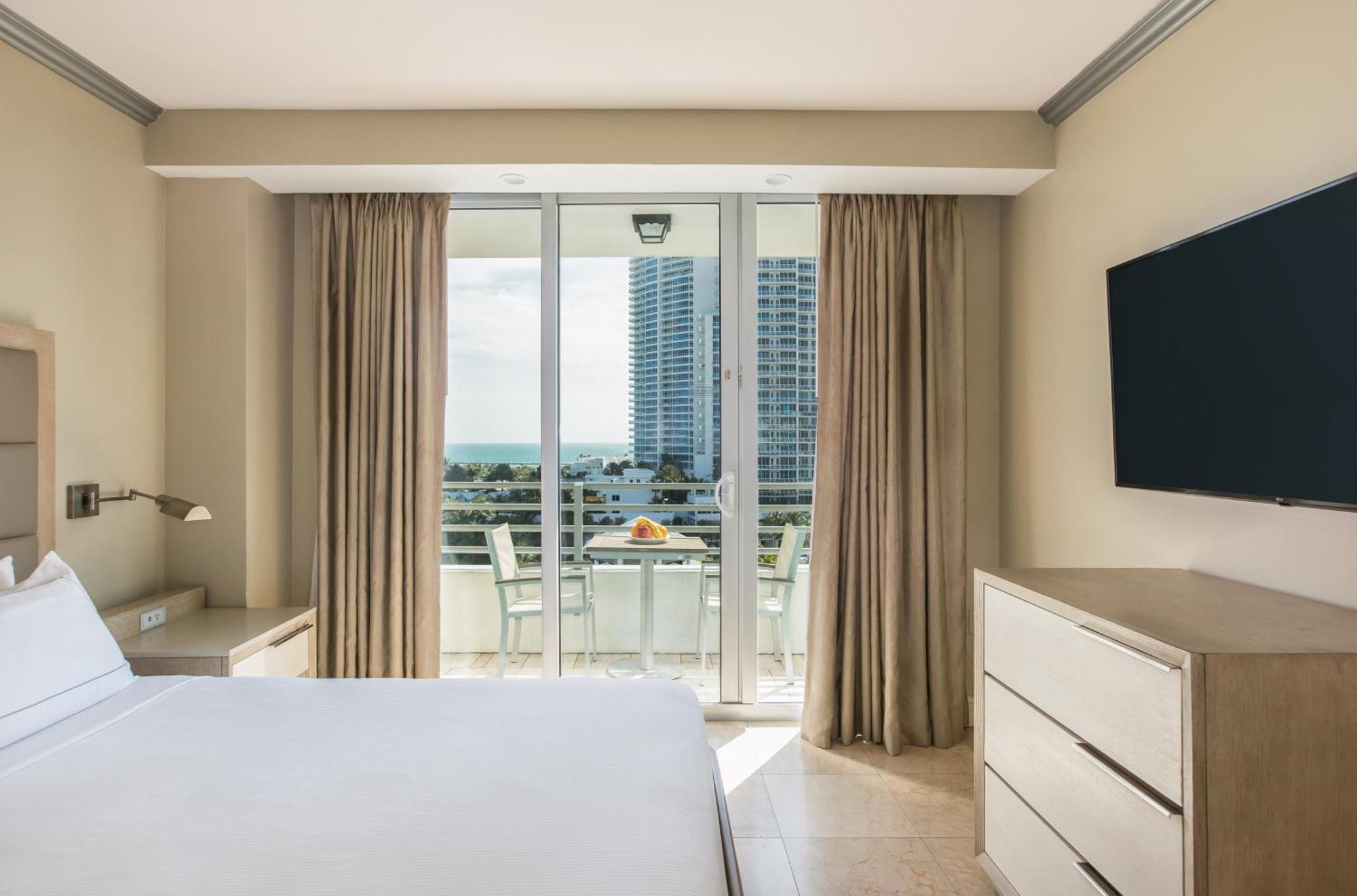 One-Bedroom King Suite with Partial Ocean View,1657146271:JPEG