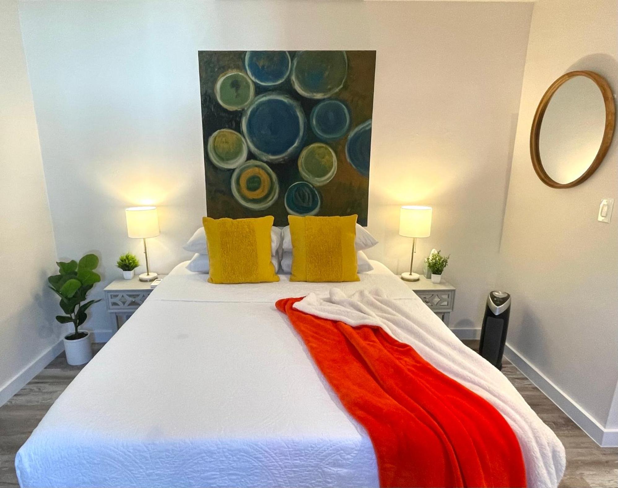 Deluxe Queen Room,1501820803:JPEG