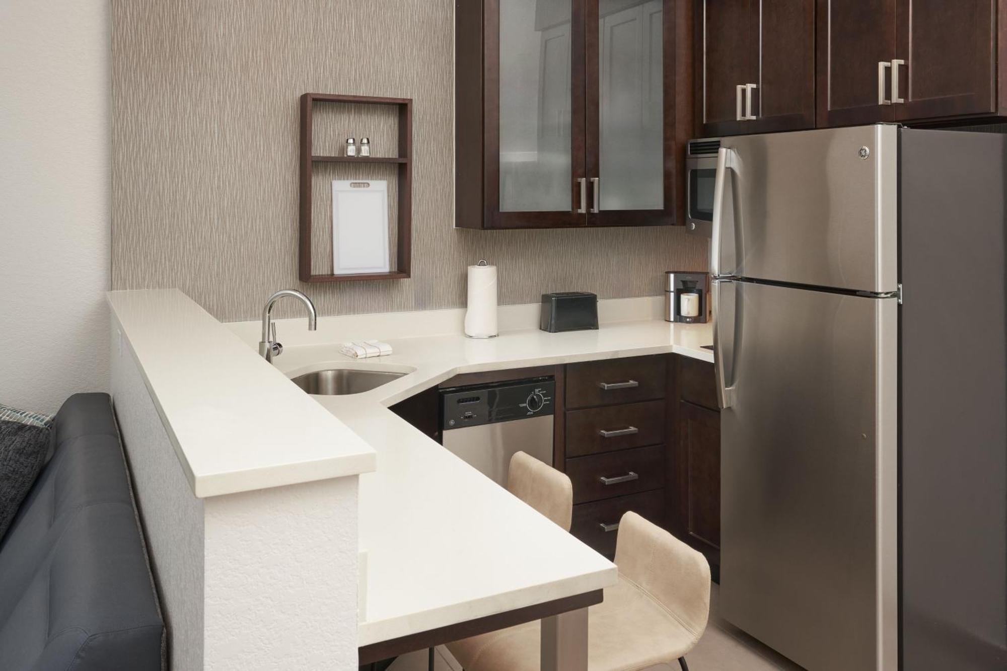 Two-Bedroom Suite,1518831412:JPEG