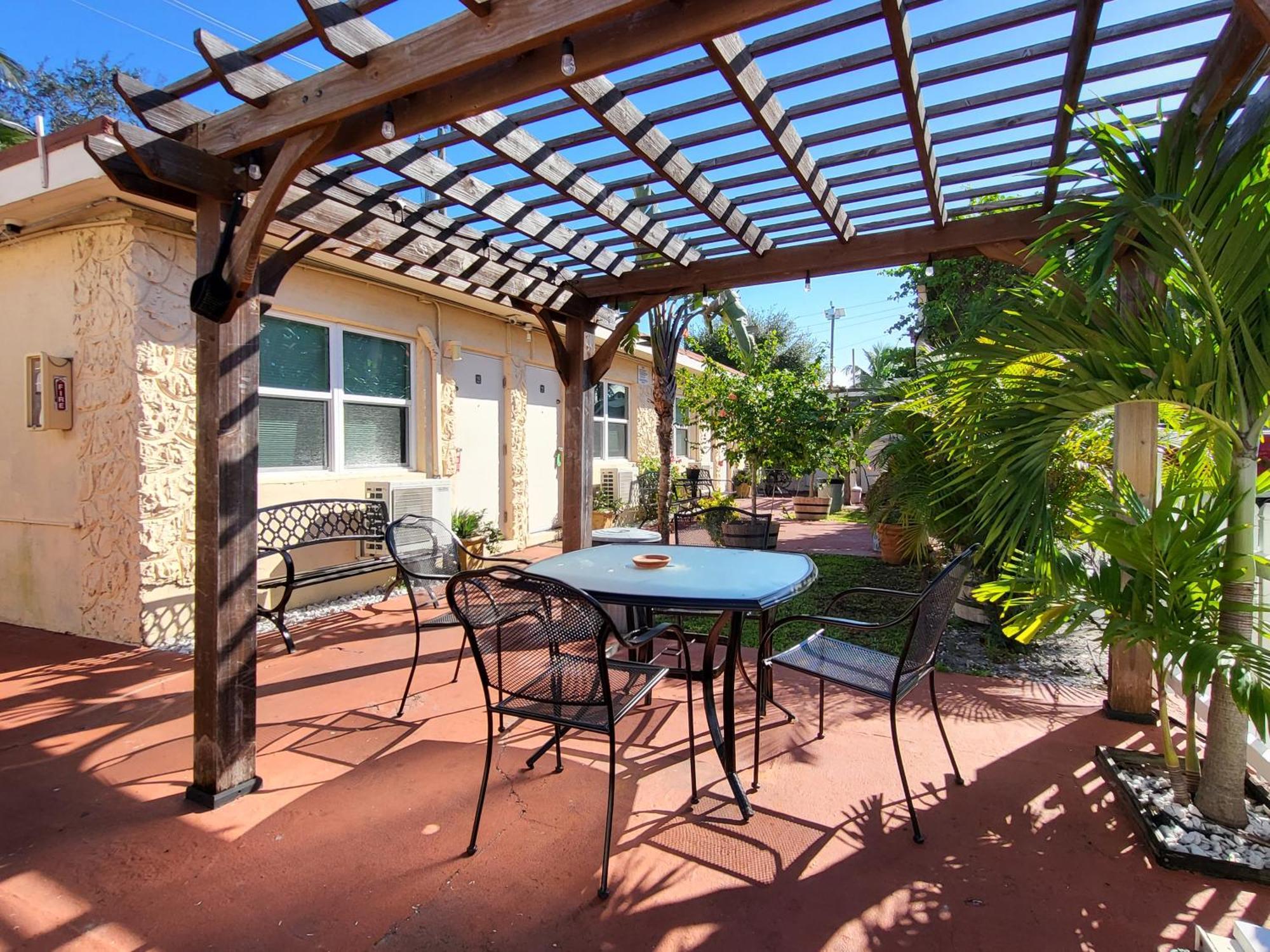 King Studio,1524782185:JPEG