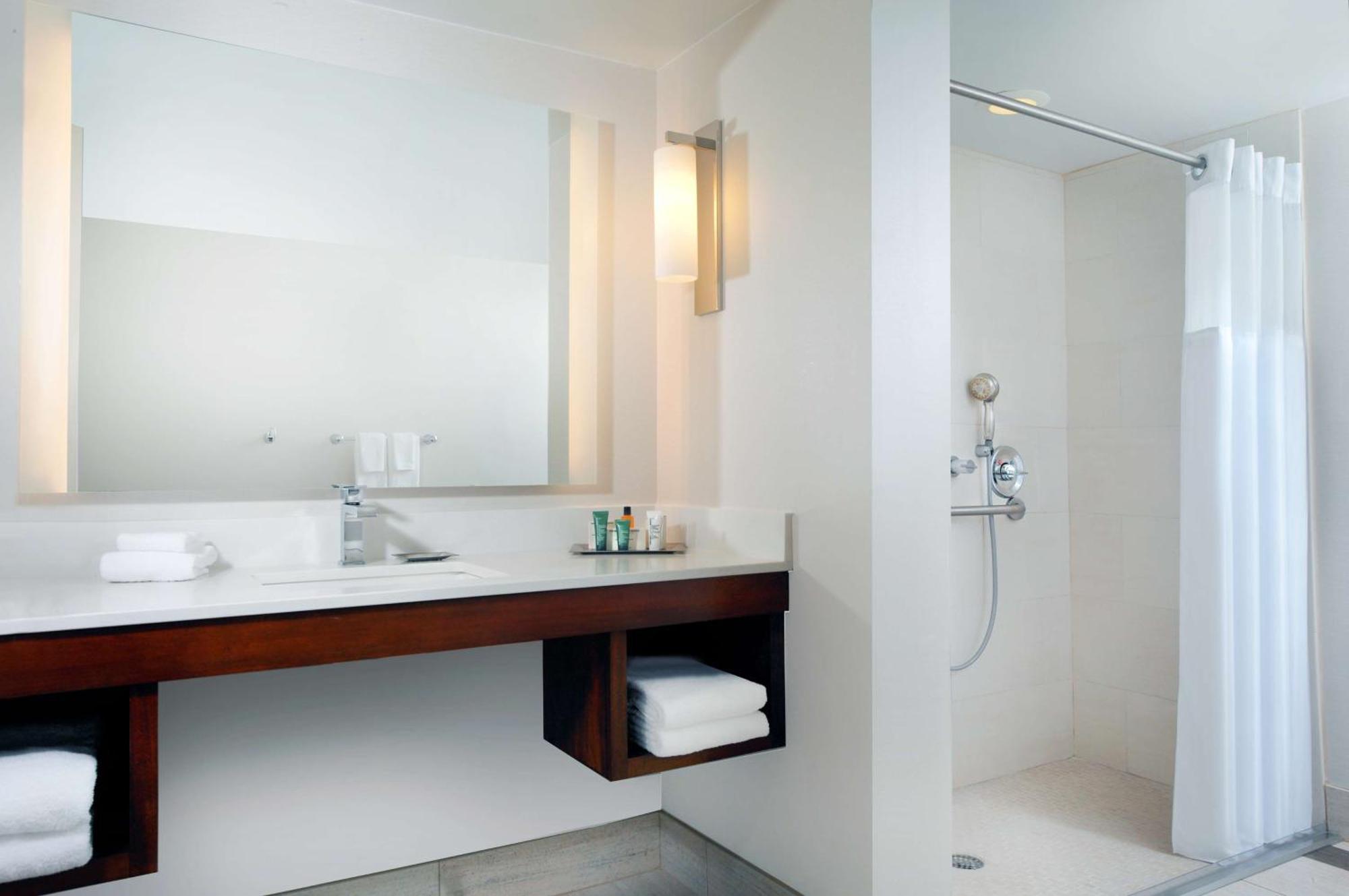 Chambre Lit King-Size - Pour Personnes Malentendantes