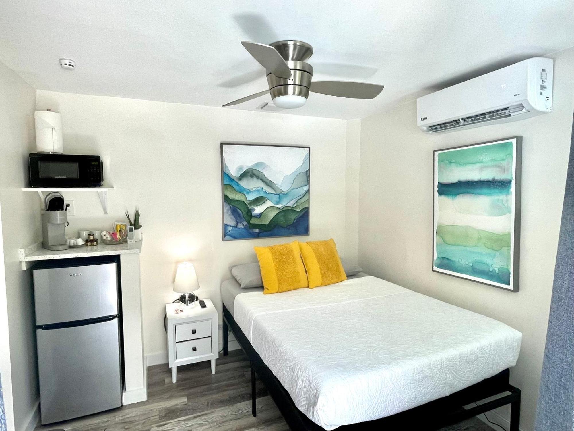 Single Room with Pool View,1539389626:JPEG