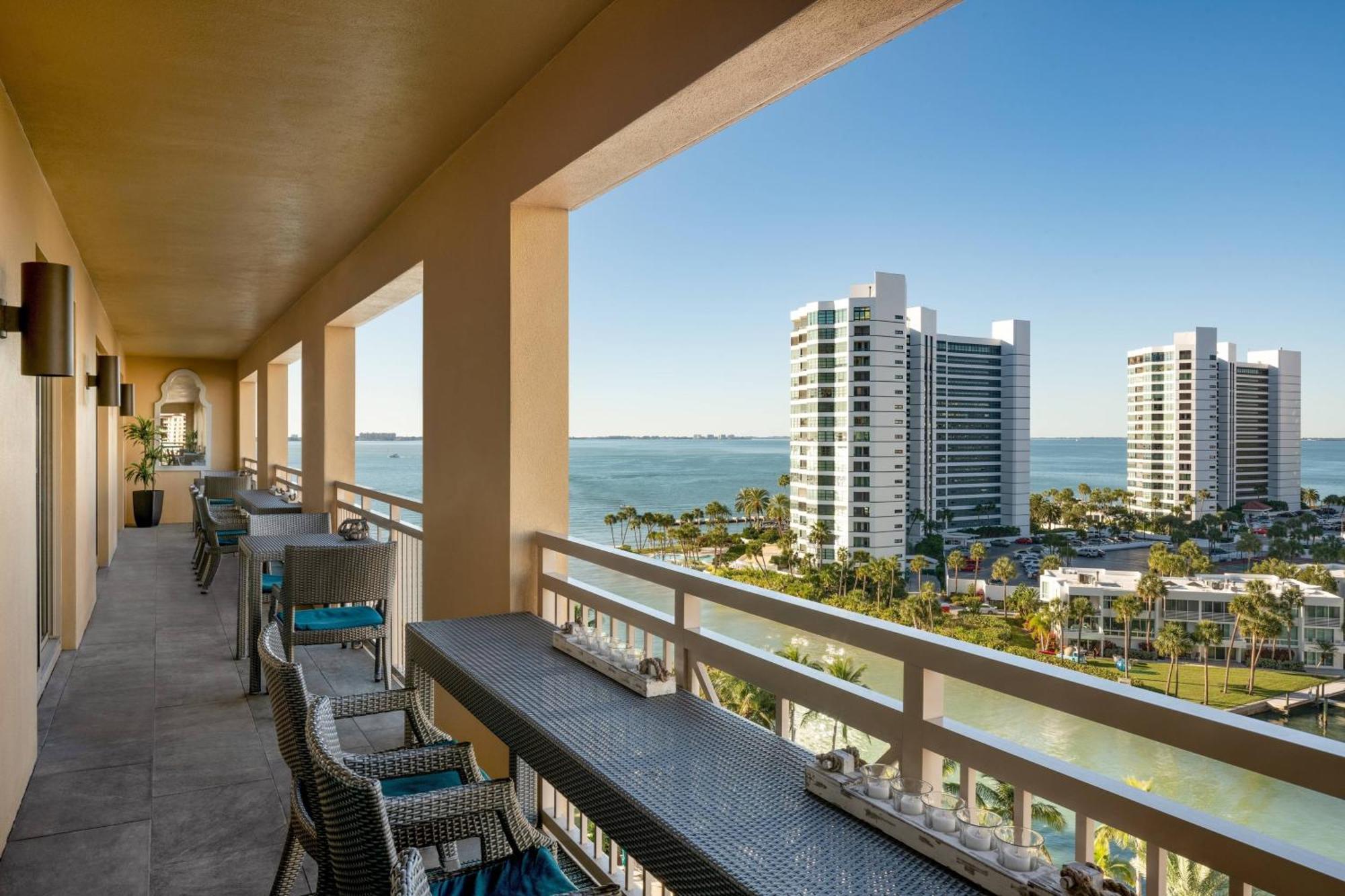 Quarto com 2 Camas Queen-size, Varanda e Vista VIP da Marina - Andar VIP