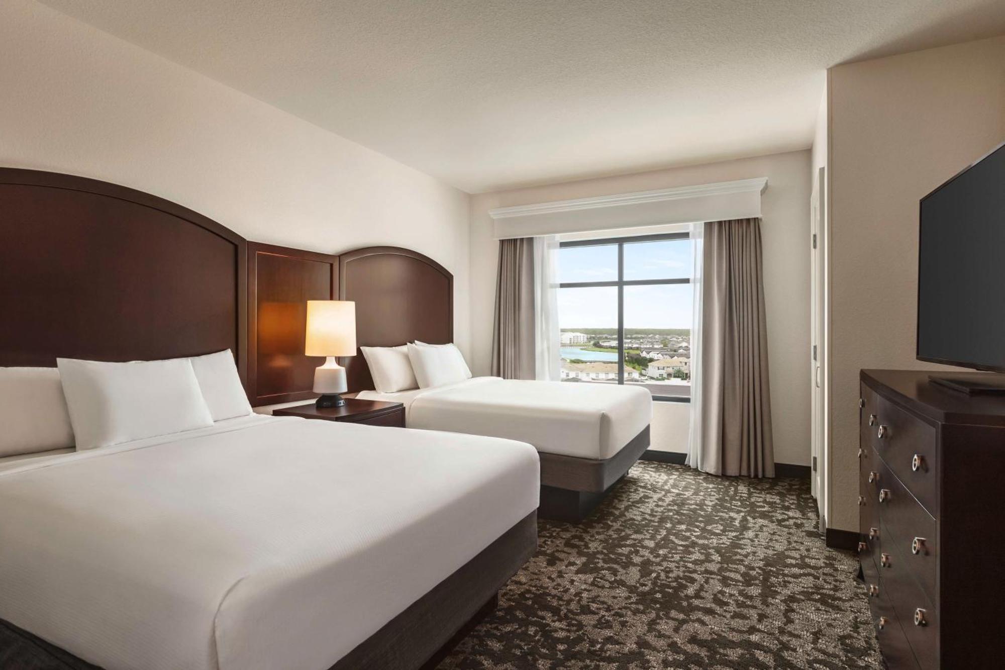 Deluxe Queen Room-Hearing Accessible