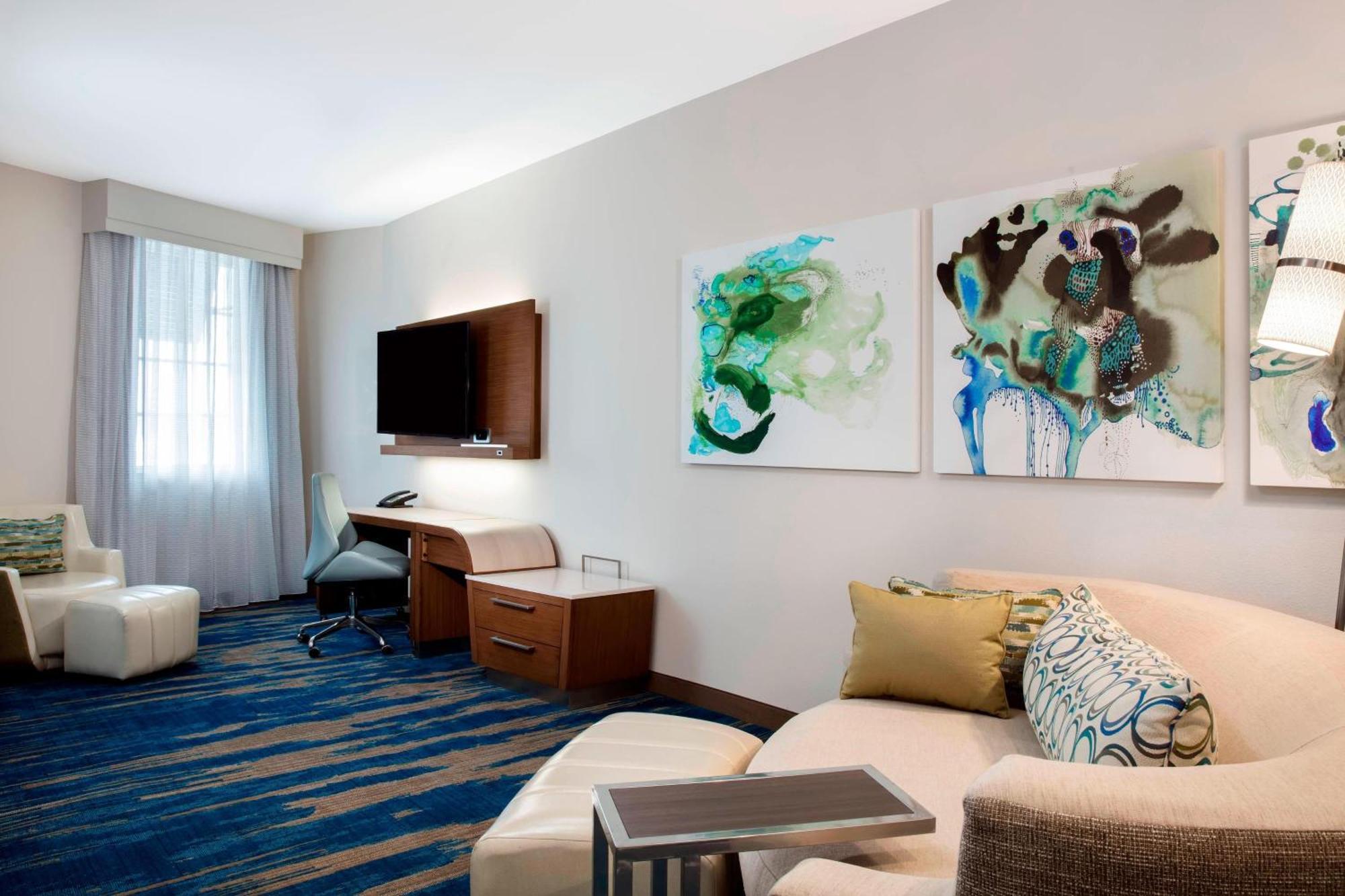 Partial Bay View, 1 Bedroom Suite, 2 Queen, Sofa bed,1546817296:JPEG
