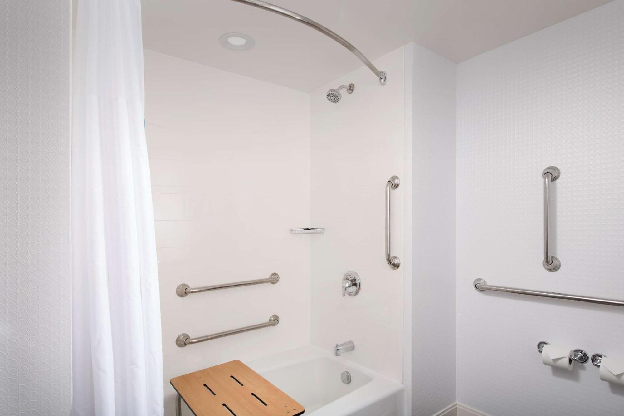 Quarto Queen com 2 Camas Queen-Size - Acesso para Hóspedes com Mobilidade Reduzida/Não Fumantes
