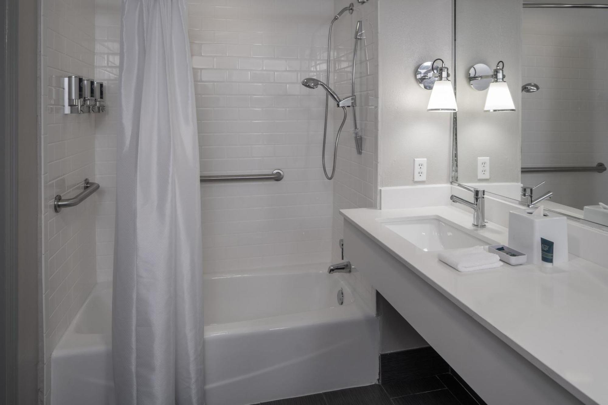 Accessible room, Guest room, 1 Queen,1548508969:JPEG