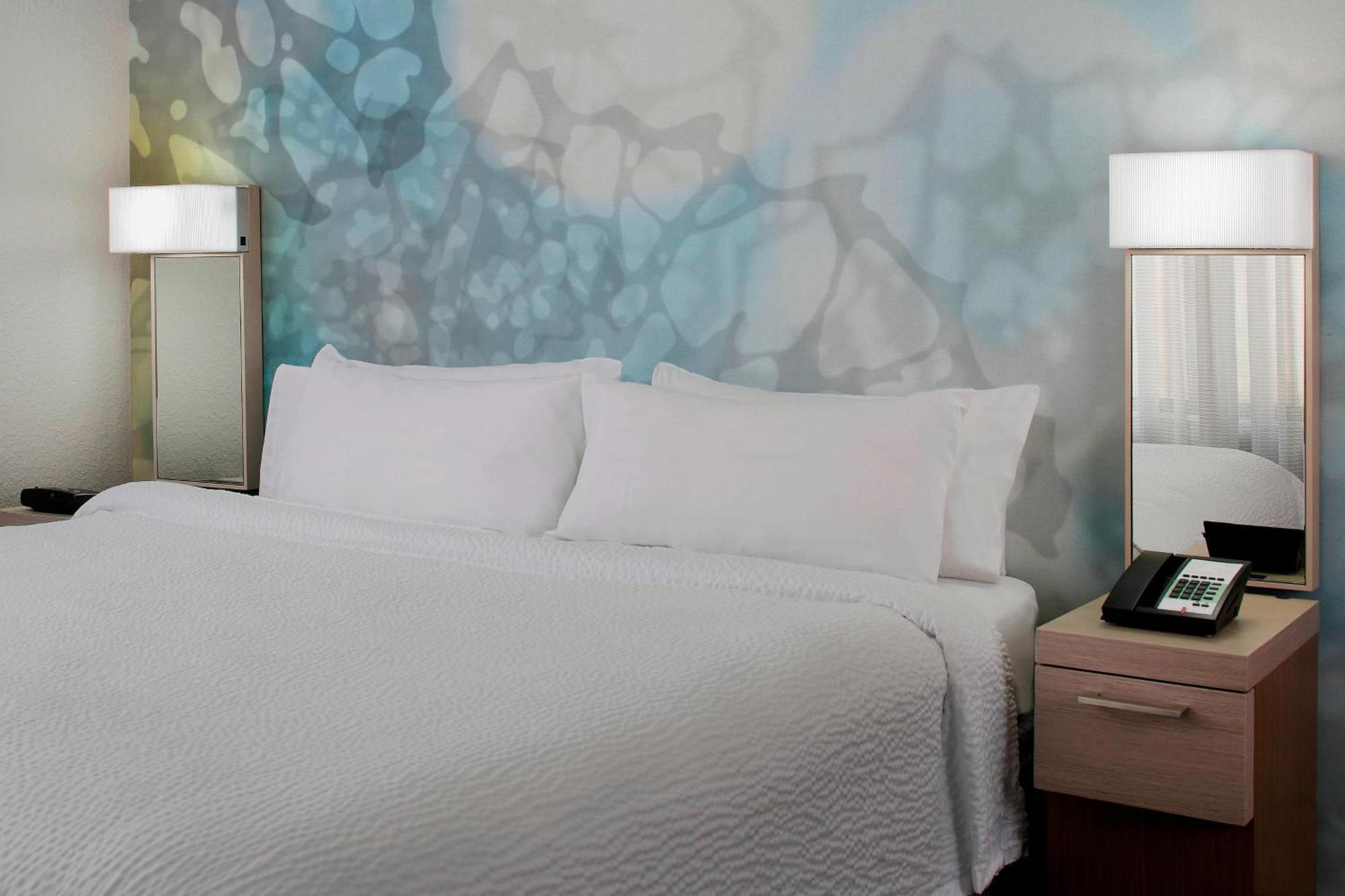 Newly Renovated, 1 Bedroom Larger Suite, 1 King, Sofa bed