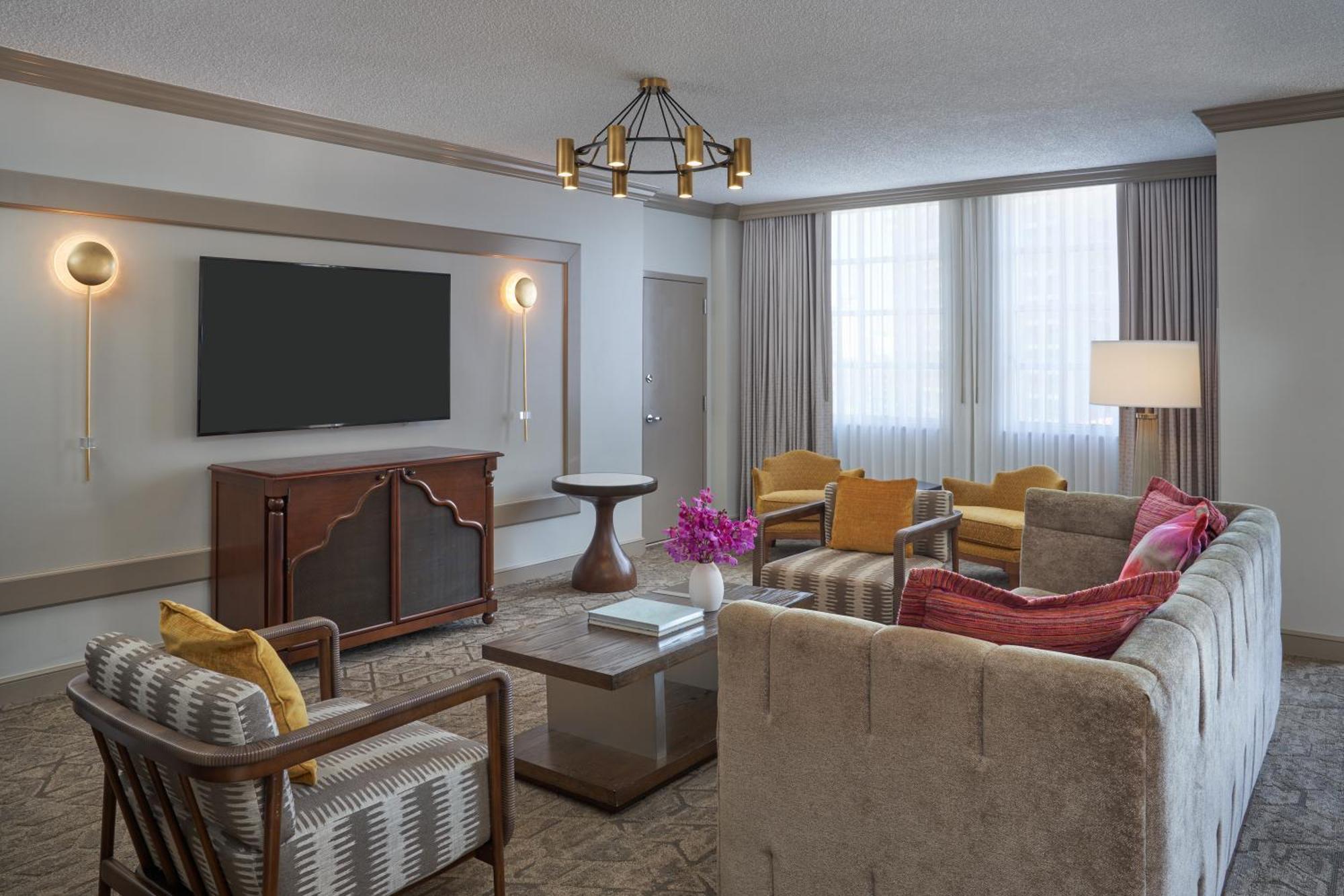 Luxury King Suite