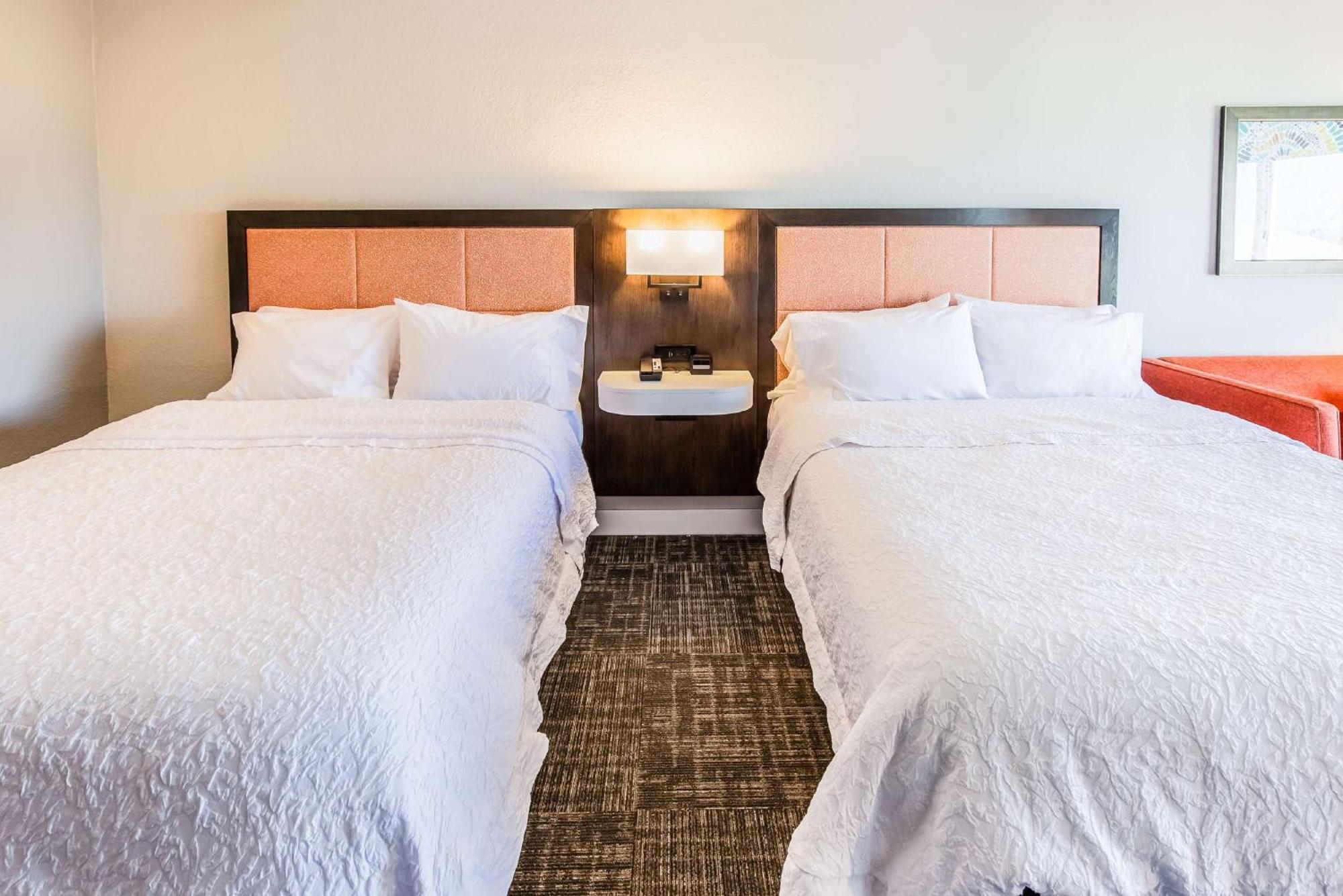 Queen Room Two Queen Beds Inland View