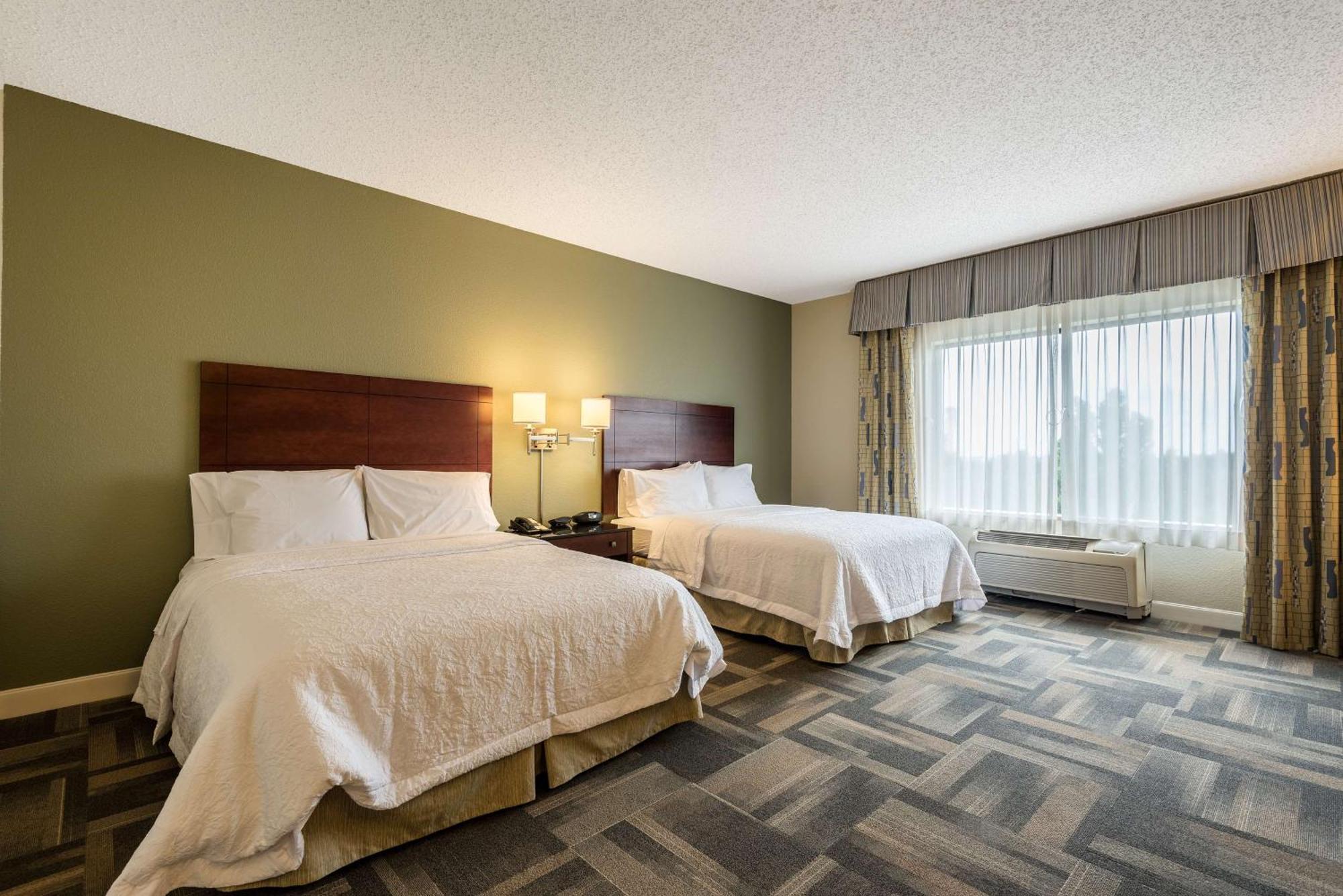 Queen Room Two Queen Beds Mobility Hearing Access or Non-Smoking