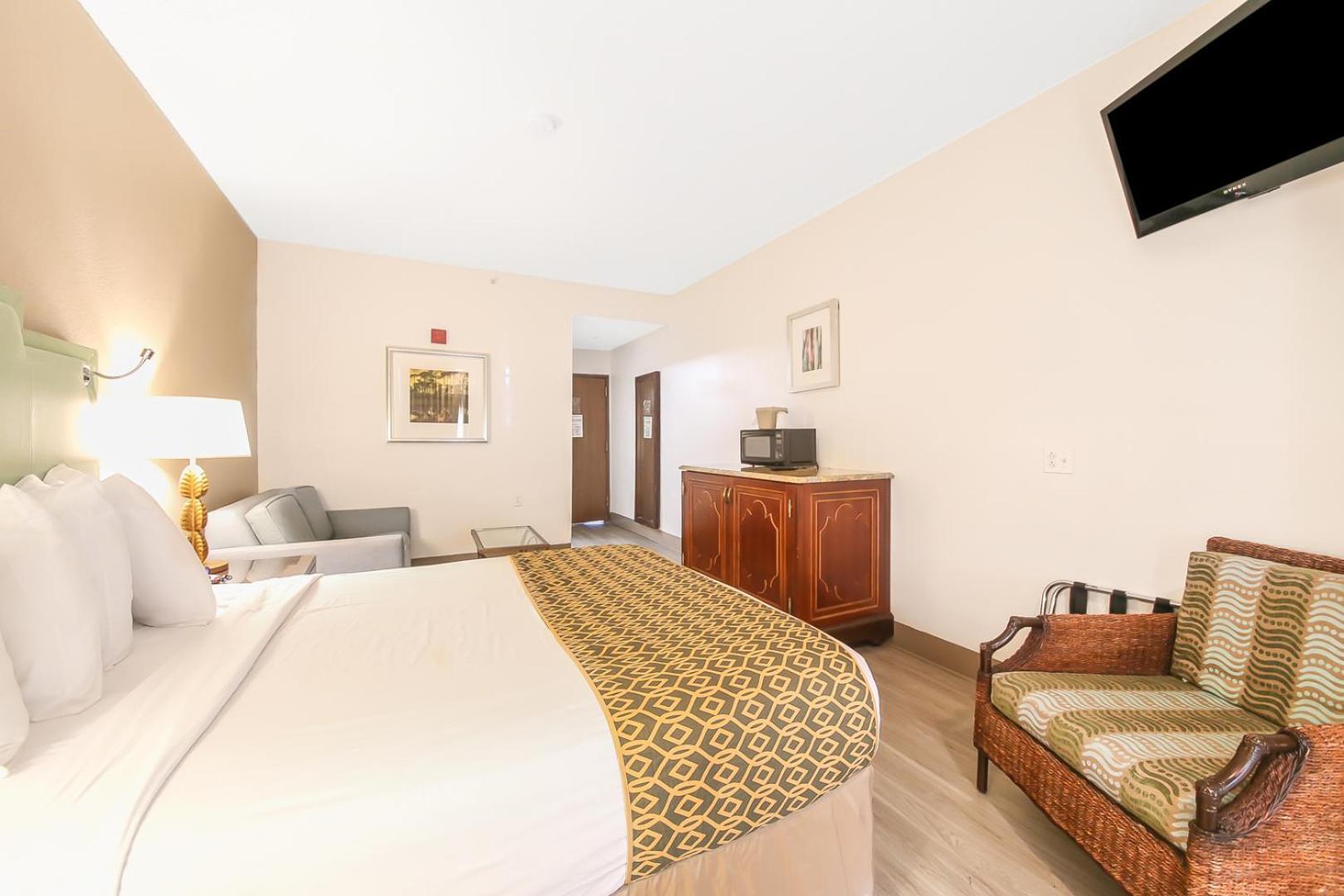 King Room with Mobility/Hearing Access and Roll-In Shower, Non-Smoking,1552996252:JPEG
