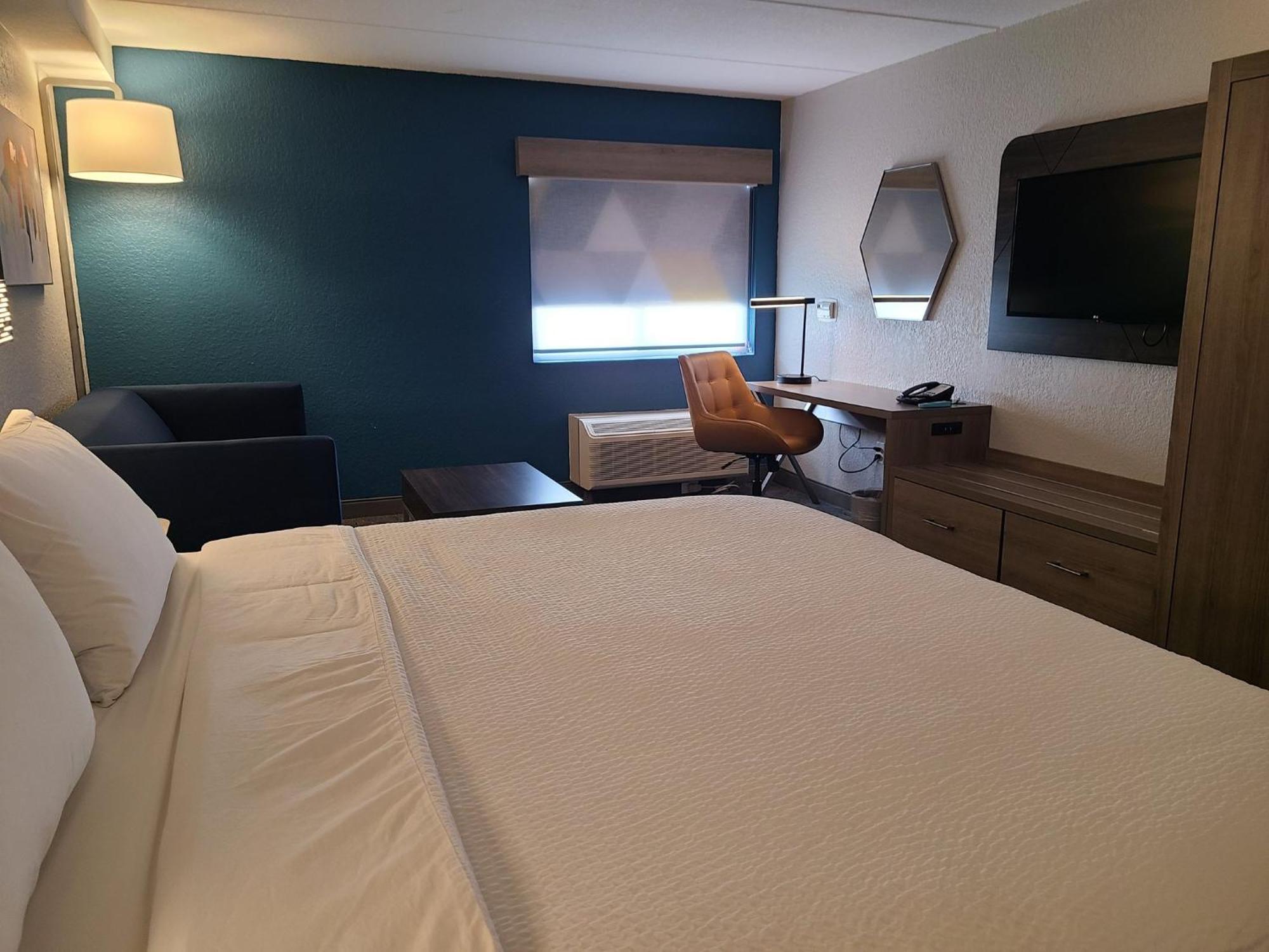 Standard King Room