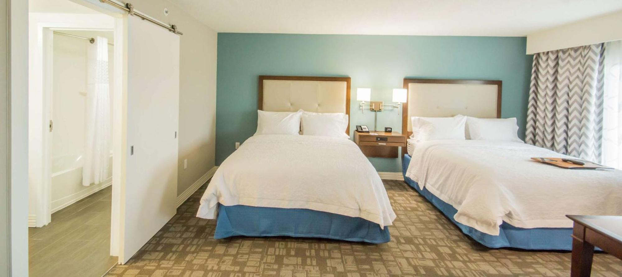 Queen Room Two Queen Beds Hearing Access or Non-Smoking