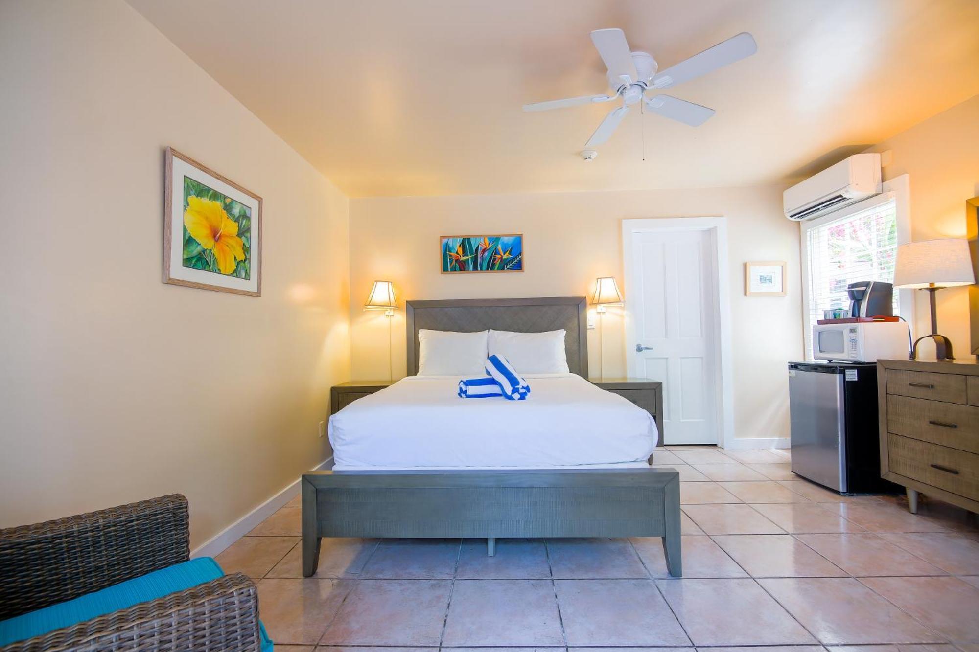 Queen Room Pool View #106