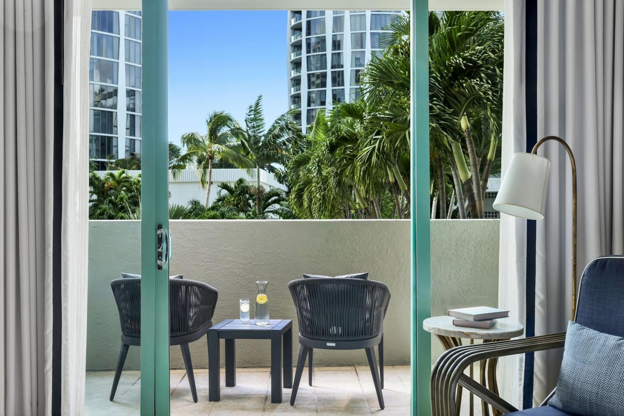 King Room Balcony Bay View High Floor