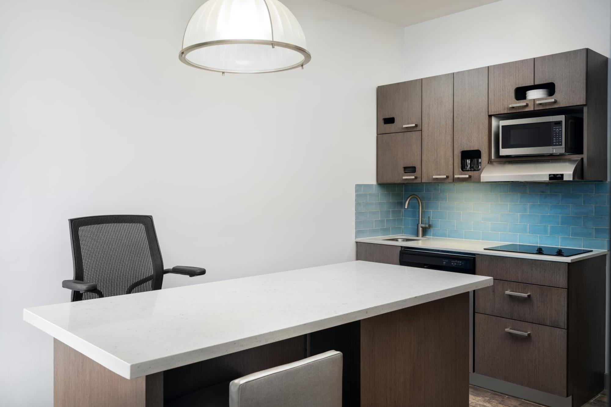 King Studio Suite Kitchen