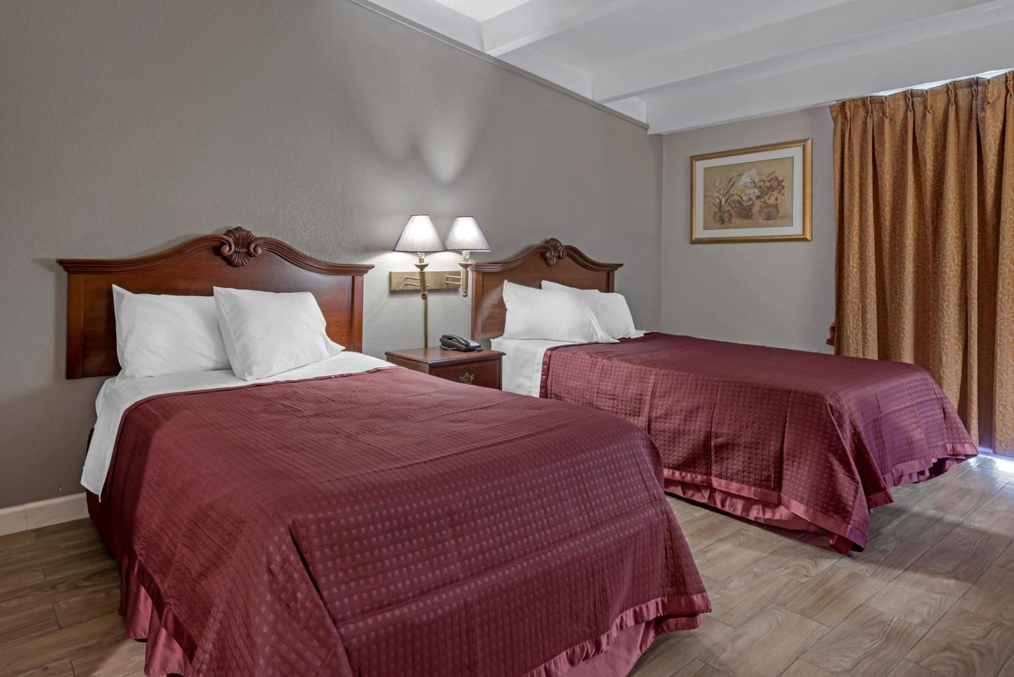 Double Room with Two Double Beds - Accessible/Non-Smoking