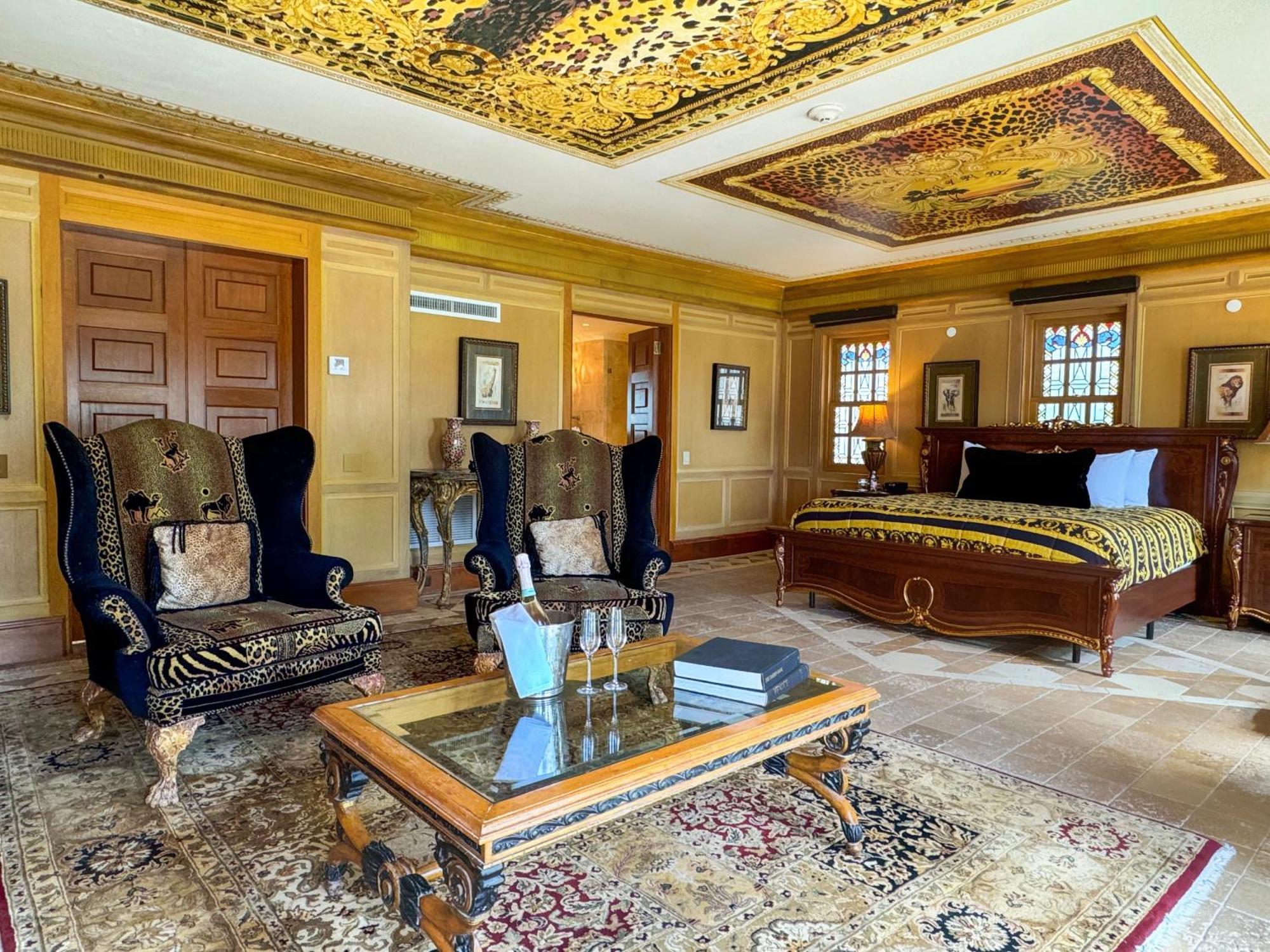 Safari Suite