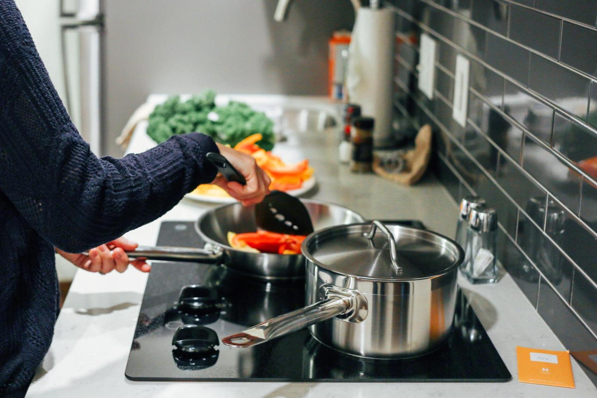 King Studio Suite Kitchen Sofa Bed